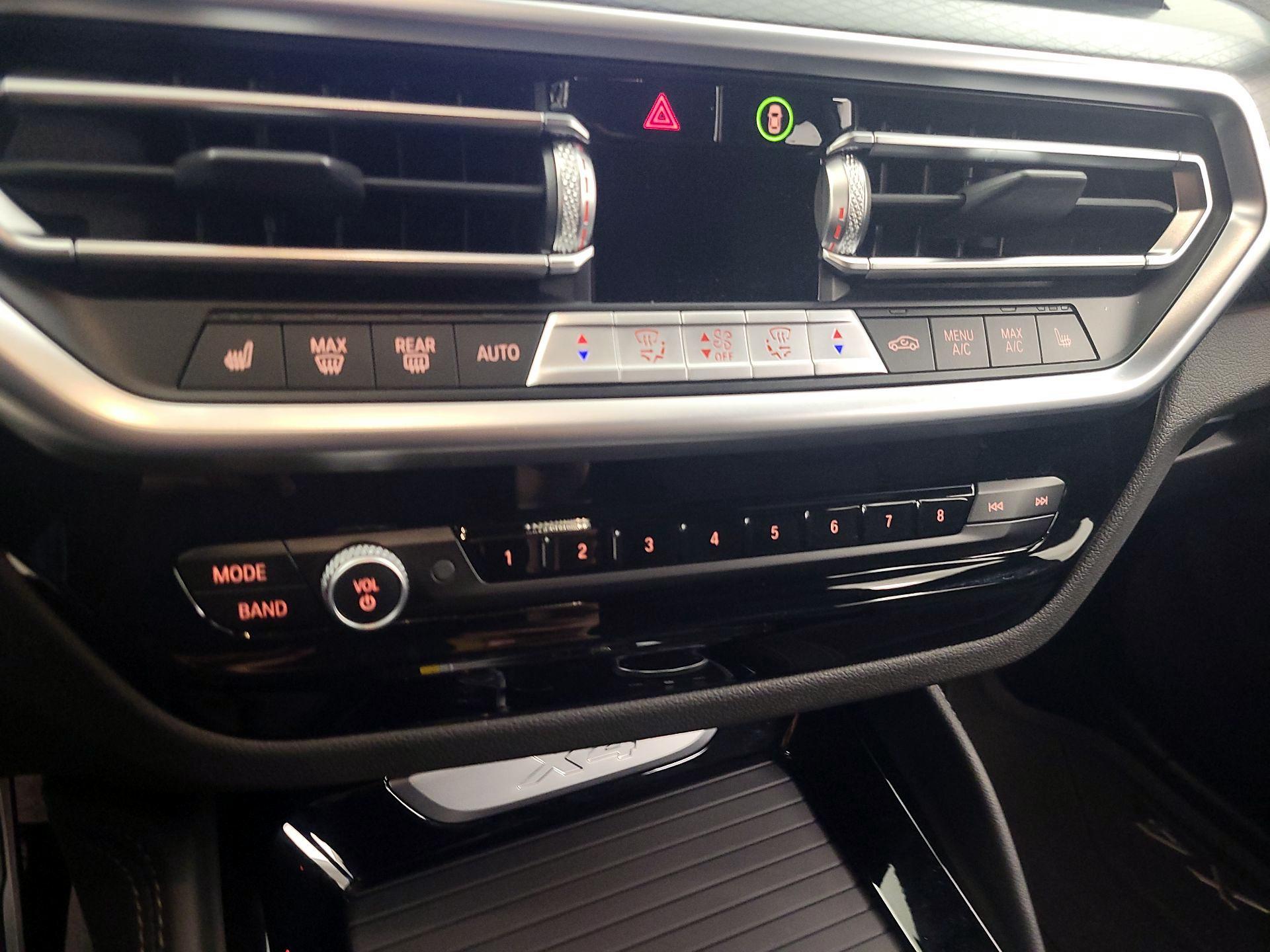 Thumbnail: 2024 BMW X4 - 17