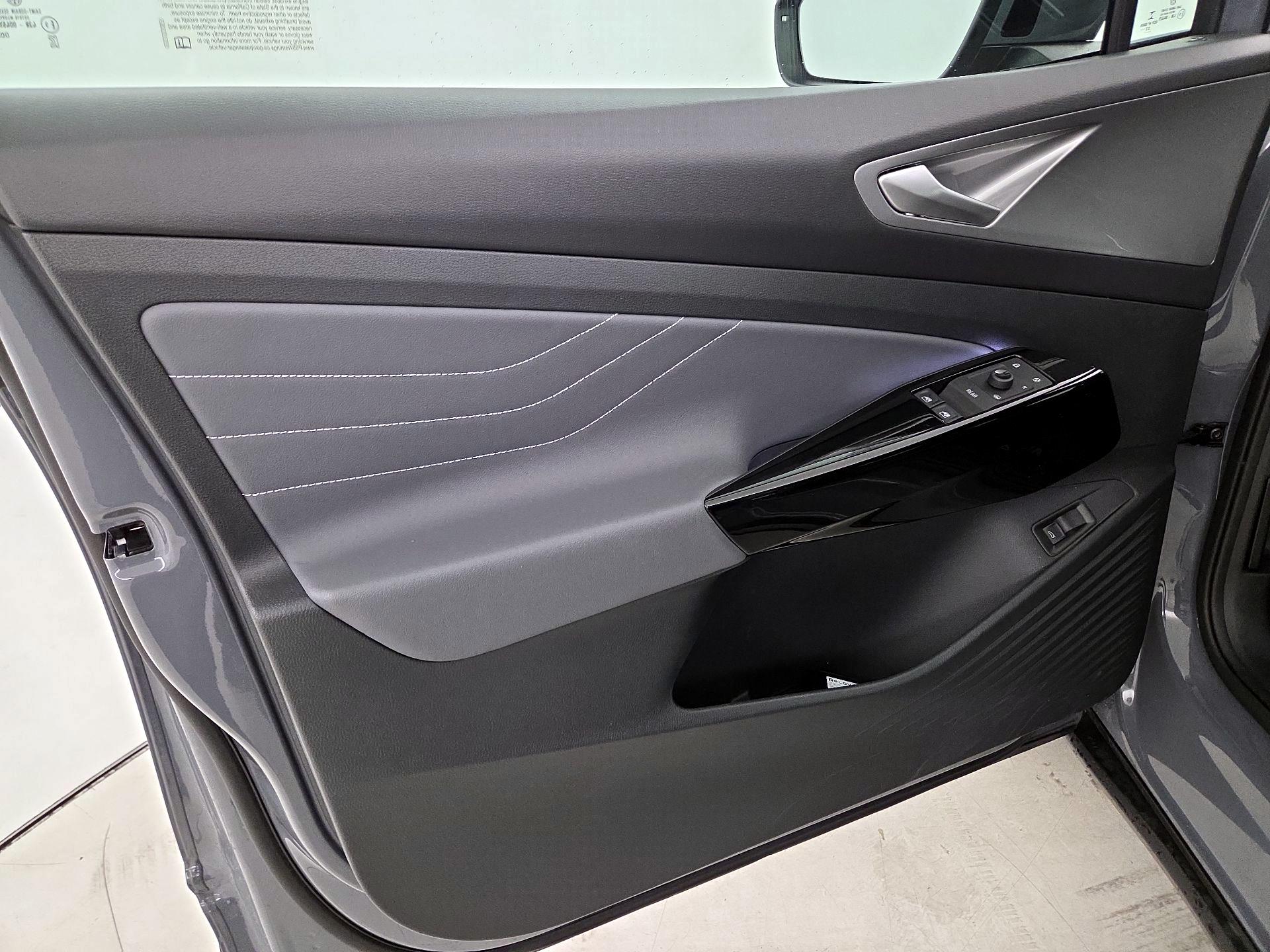 Thumbnail: 2023 Volkswagen ID.4 - 12