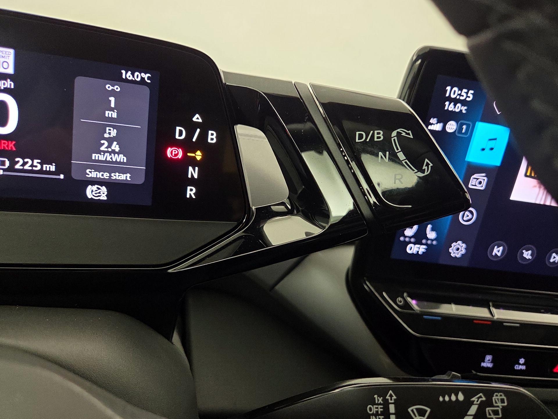 Thumbnail: 2023 Volkswagen ID.4 - 18