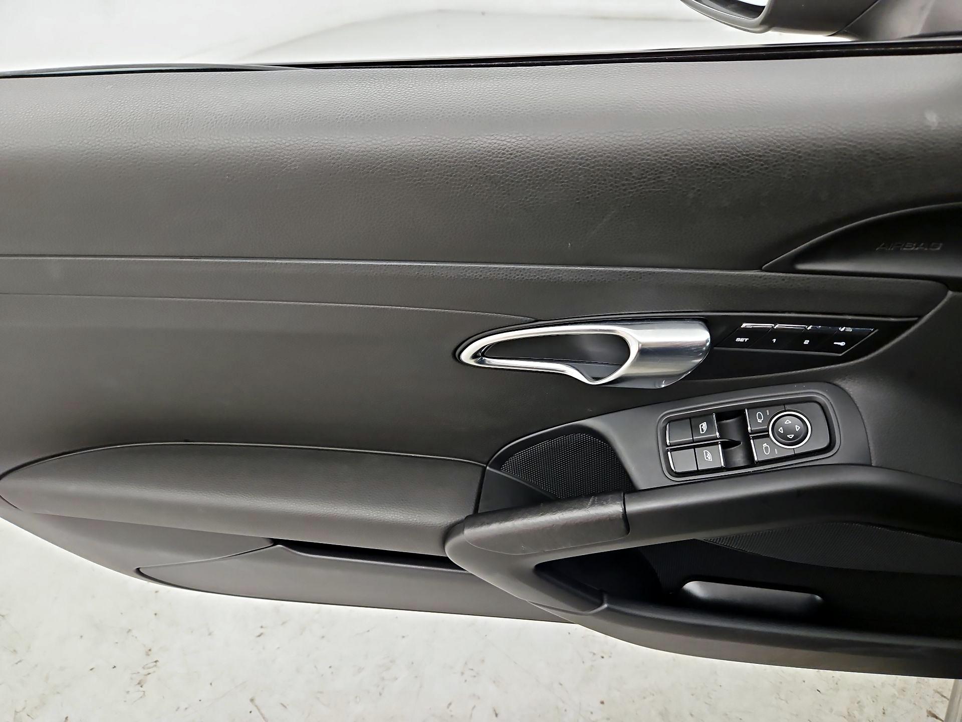 Thumbnail: 2016 Porsche Cayman - 12