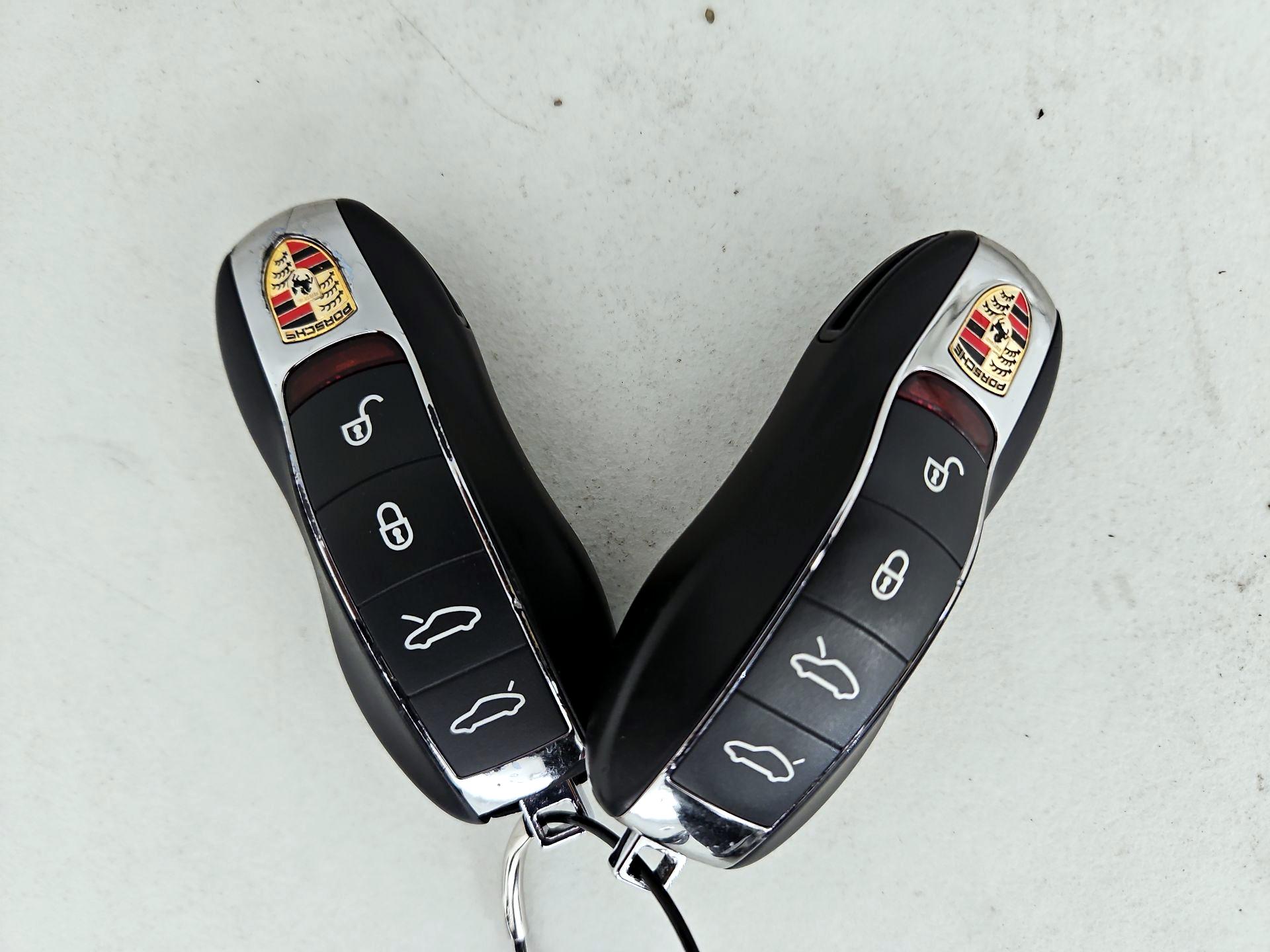 Thumbnail: 2016 Porsche Cayman - 20