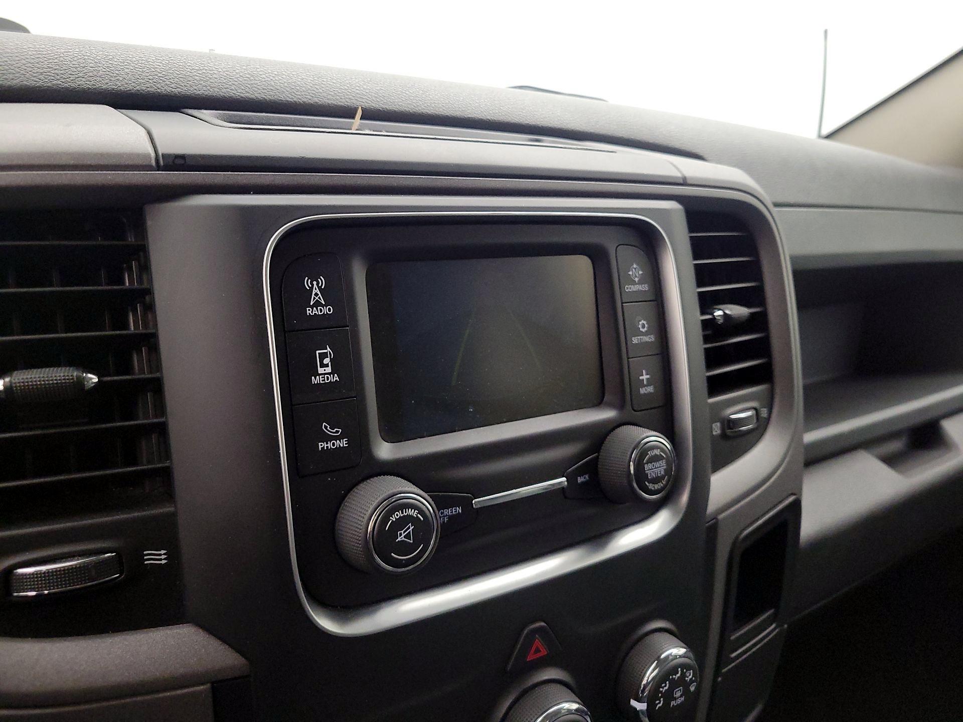 Thumbnail: 2019 RAM 1500 Classic - 14