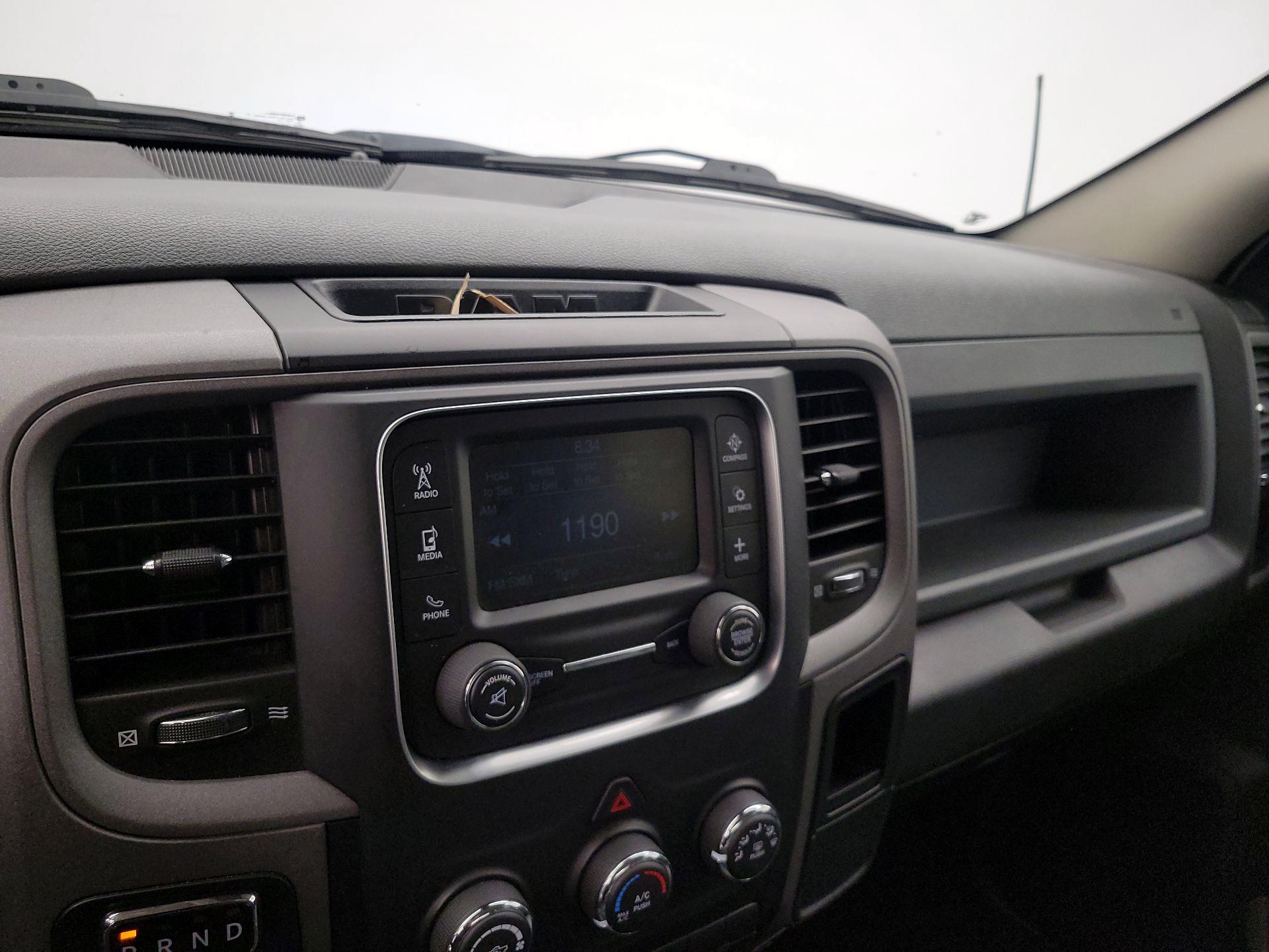 Thumbnail: 2019 RAM 1500 Classic - 15