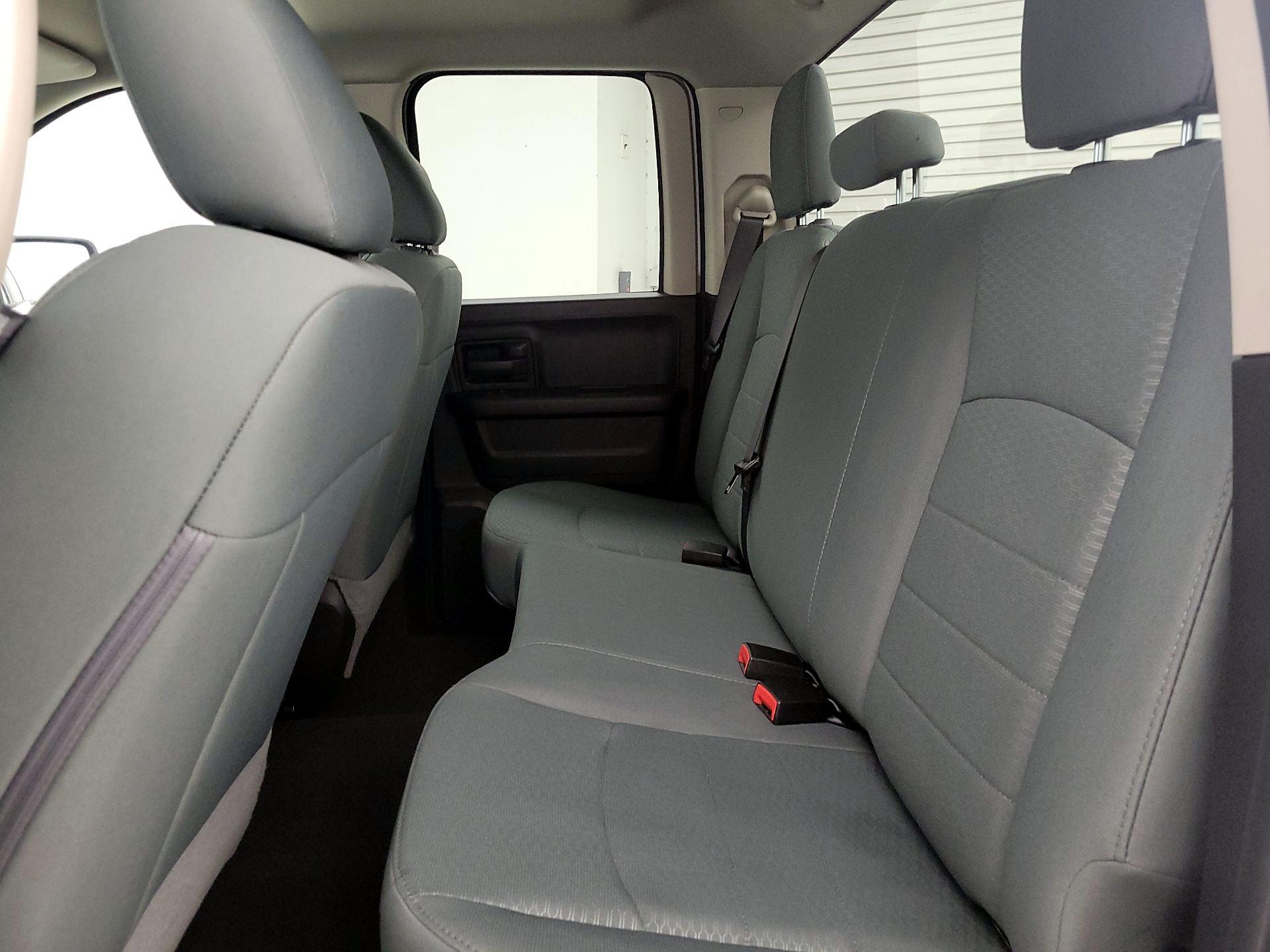 Thumbnail: 2019 RAM 1500 Classic - 18