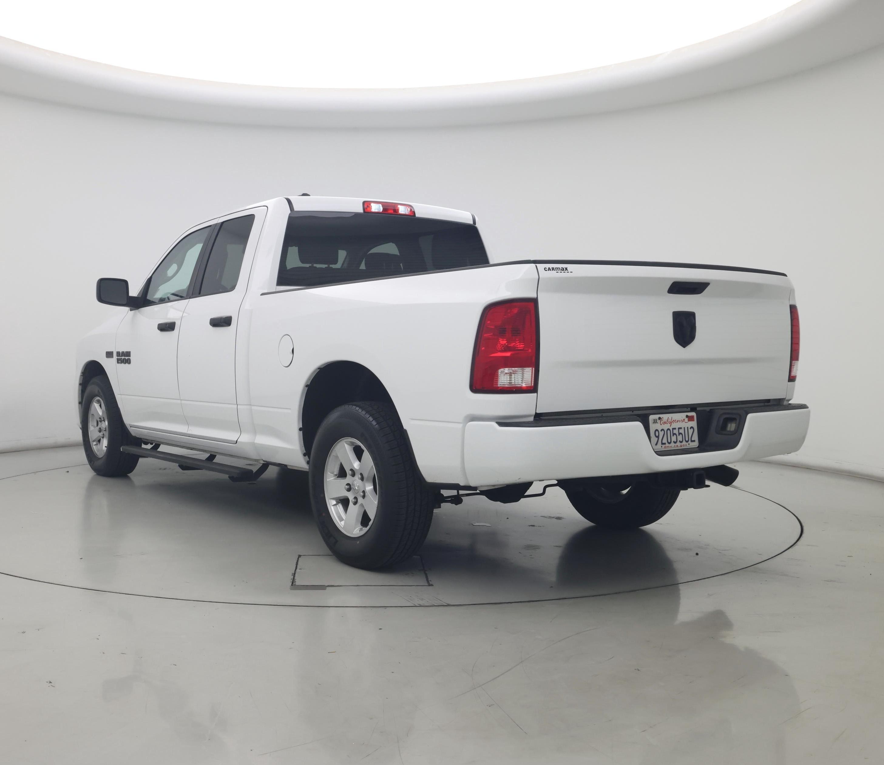 Thumbnail: 2019 RAM 1500 Classic - 2