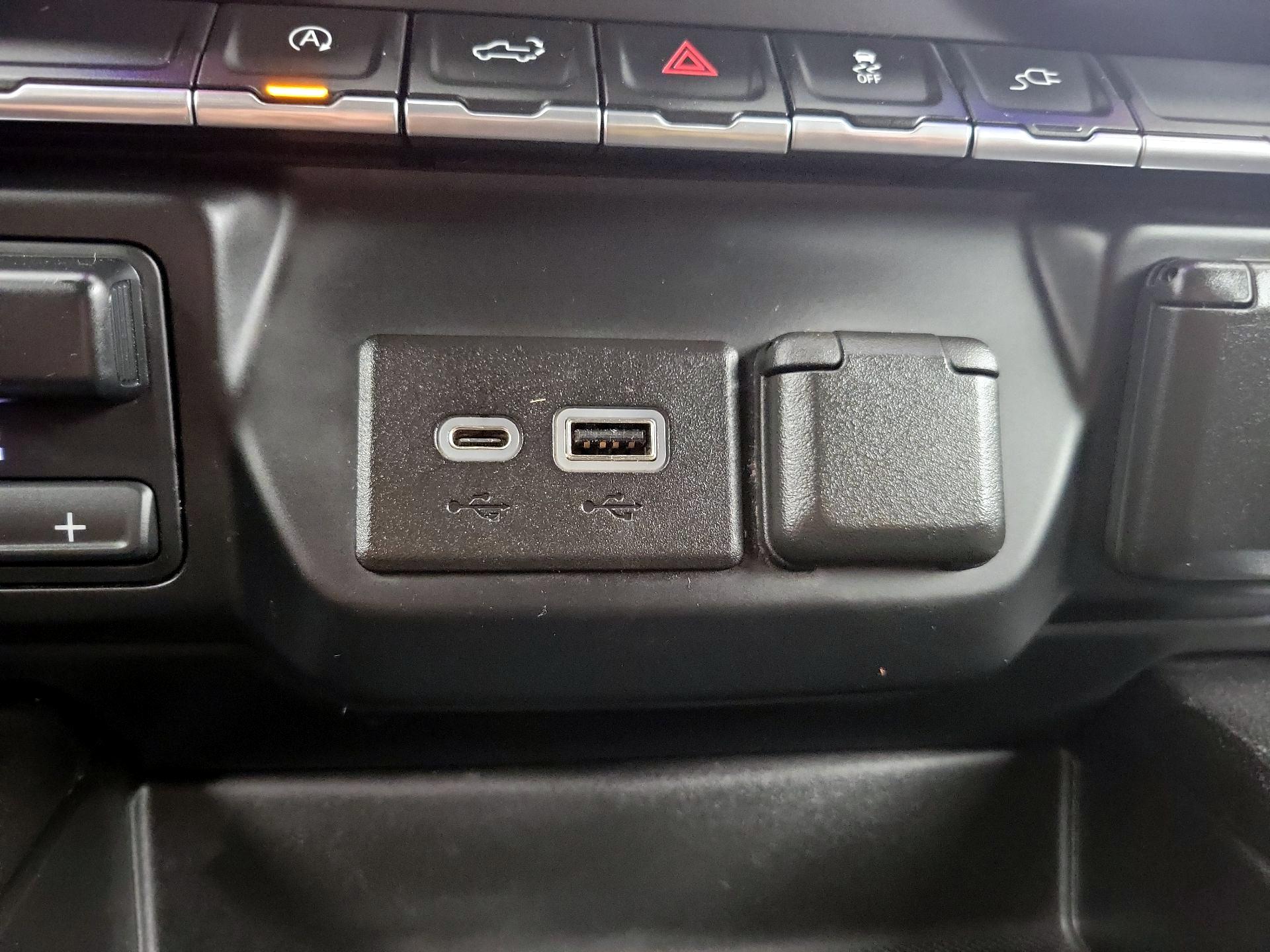 Thumbnail: 2021 Chevrolet Silverado 1500 - 18