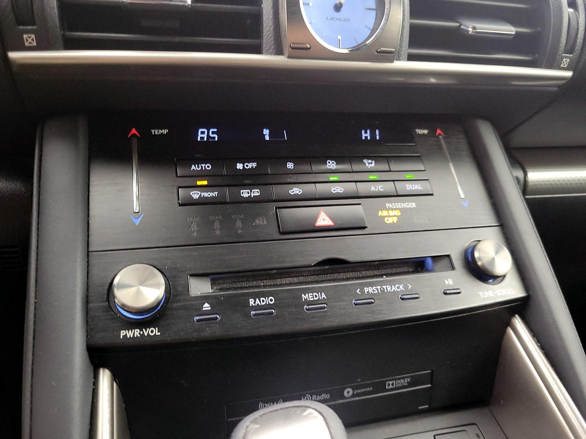 Thumbnail: 2018 Lexus IS - 17