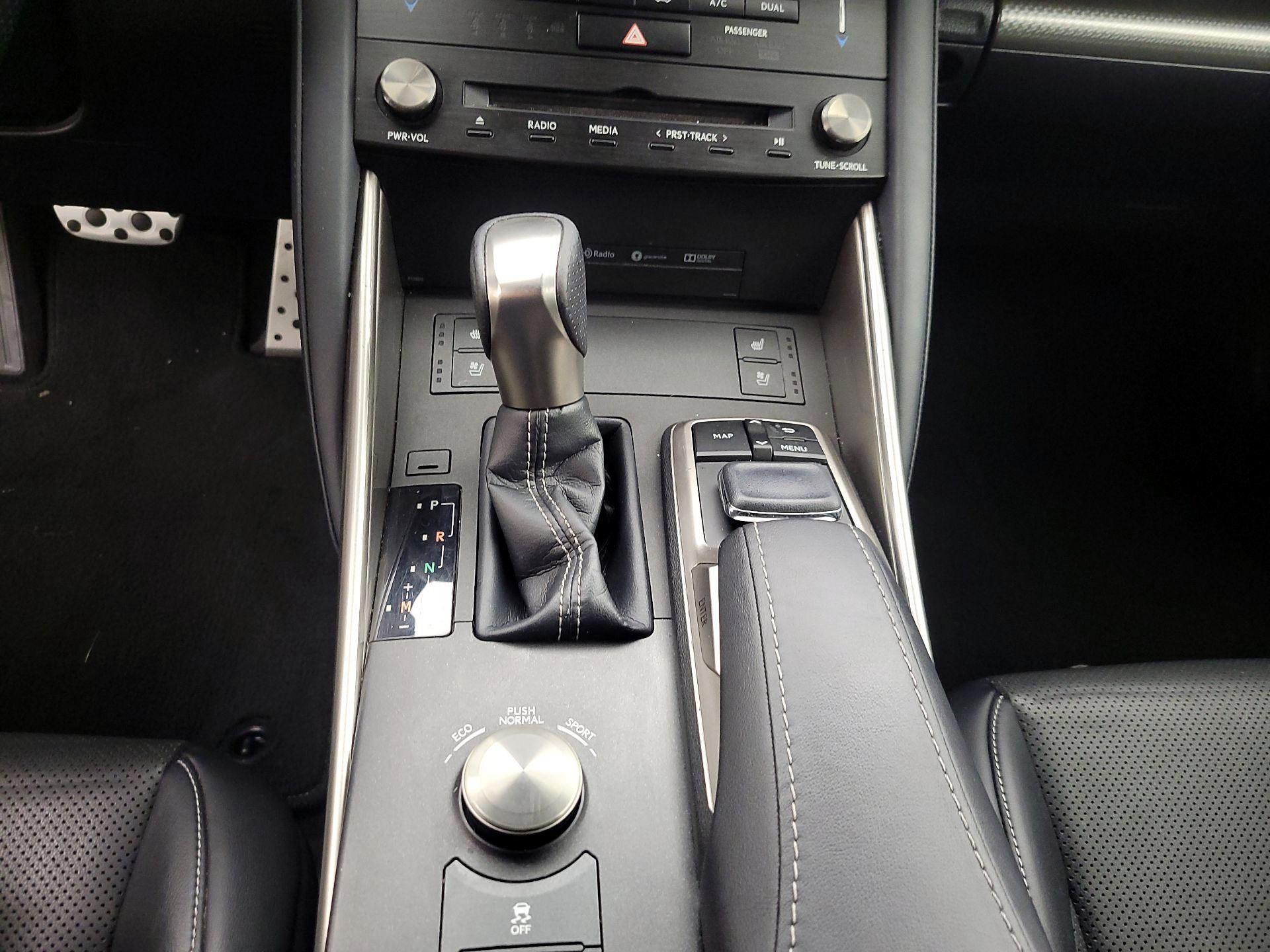 Thumbnail: 2018 Lexus IS - 18