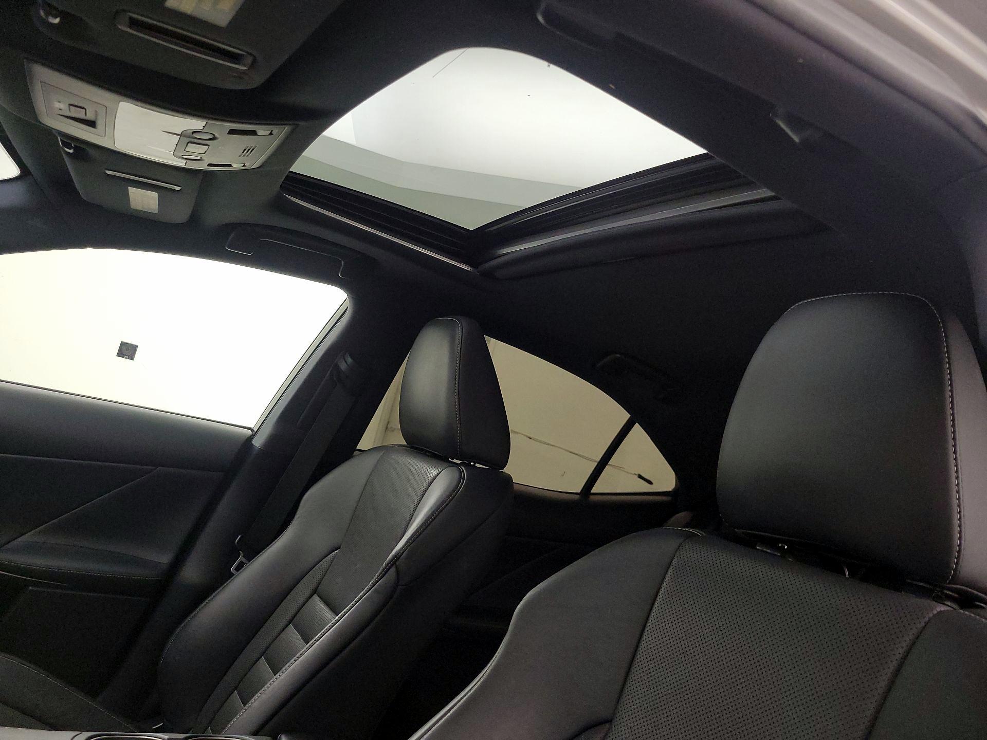 Thumbnail: 2018 Lexus IS - 20