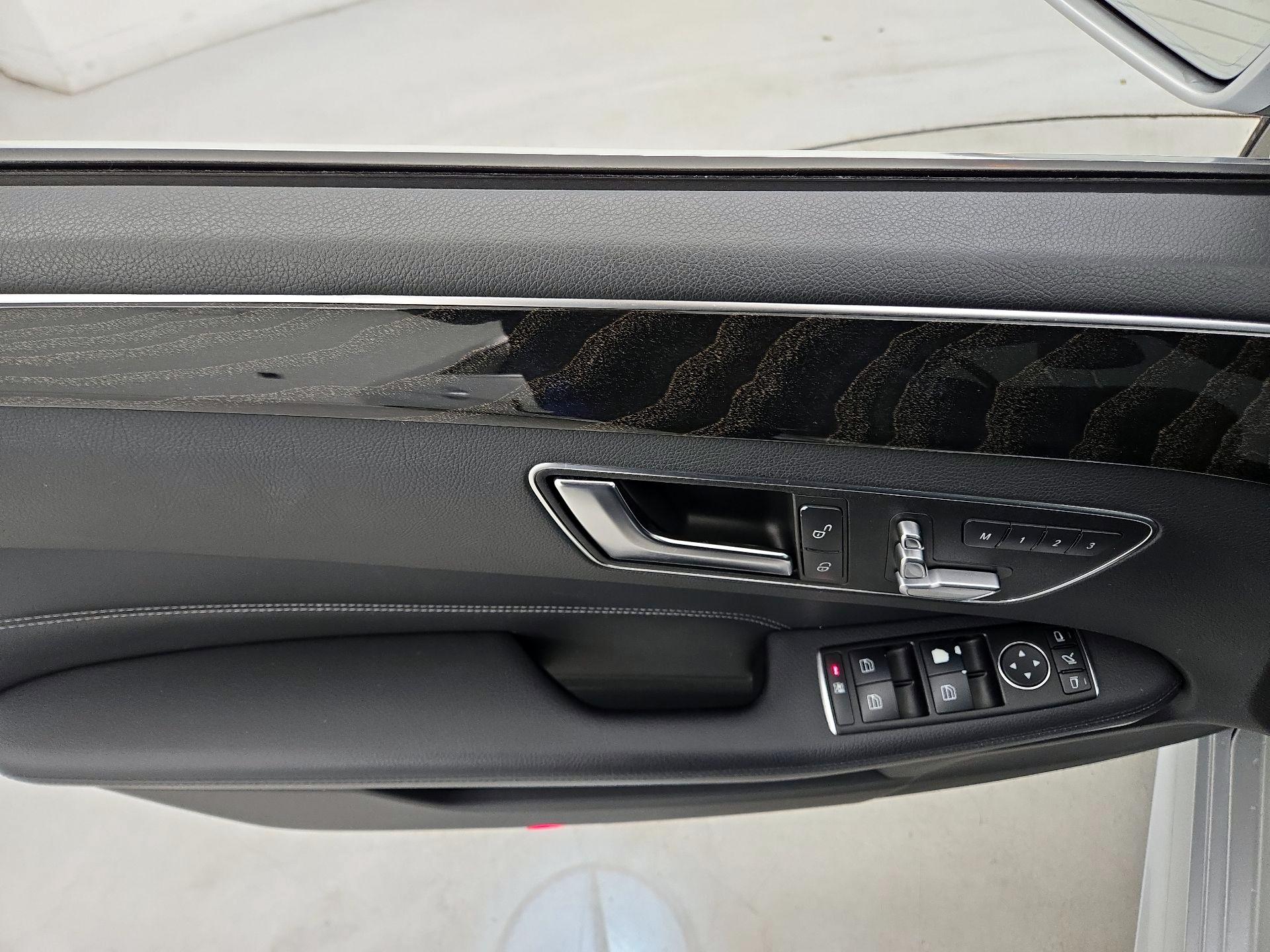 Thumbnail: 2015 Mercedes-Benz E-Class - 12