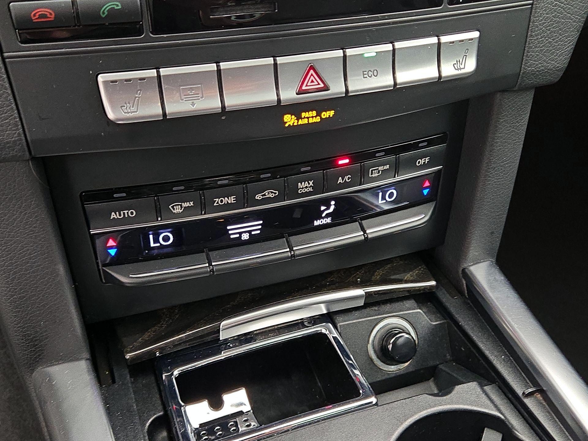 Thumbnail: 2015 Mercedes-Benz E-Class - 17