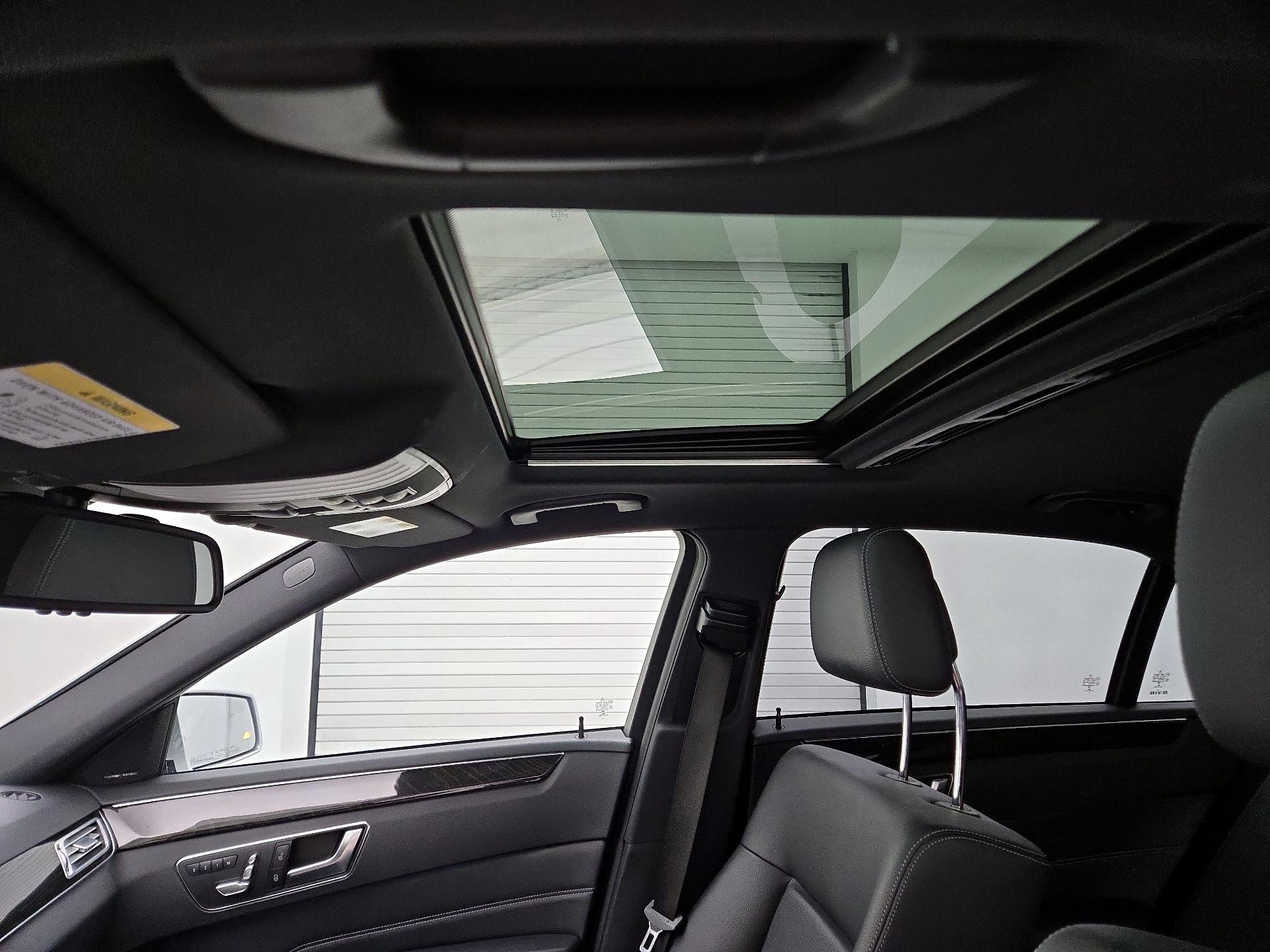 Thumbnail: 2015 Mercedes-Benz E-Class - 20