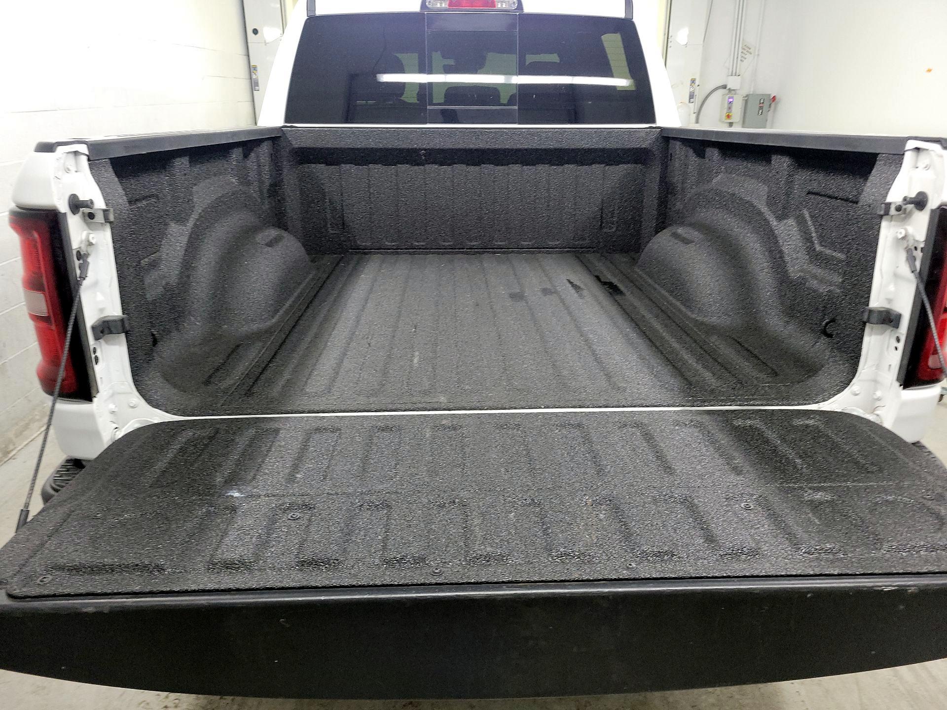 Thumbnail: 2025 RAM 1500 - 18