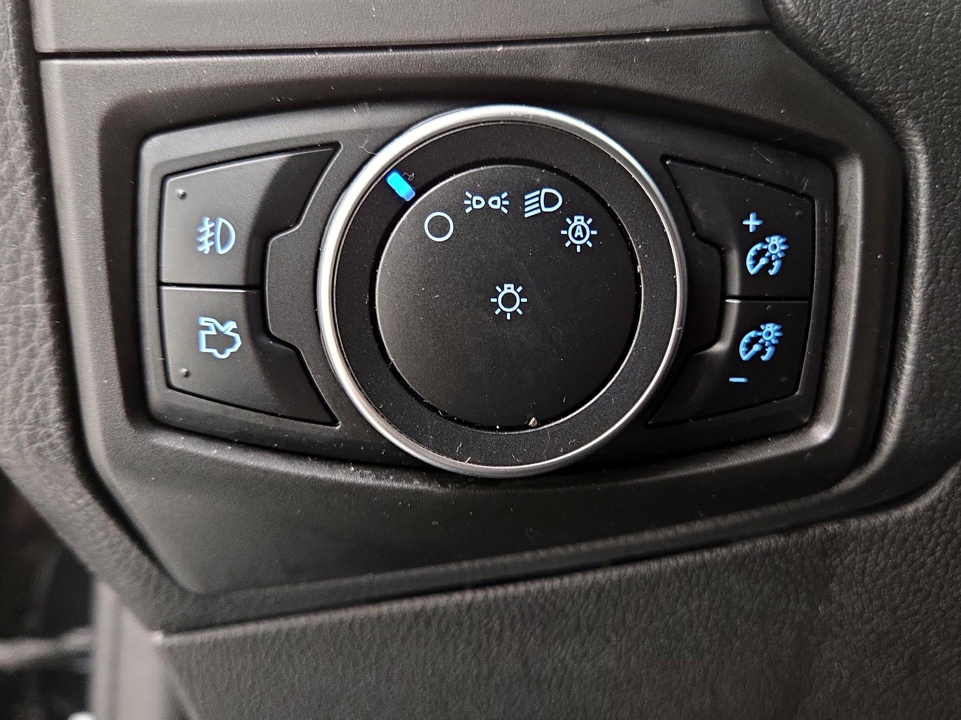 Thumbnail: 2015 Ford Focus - 13