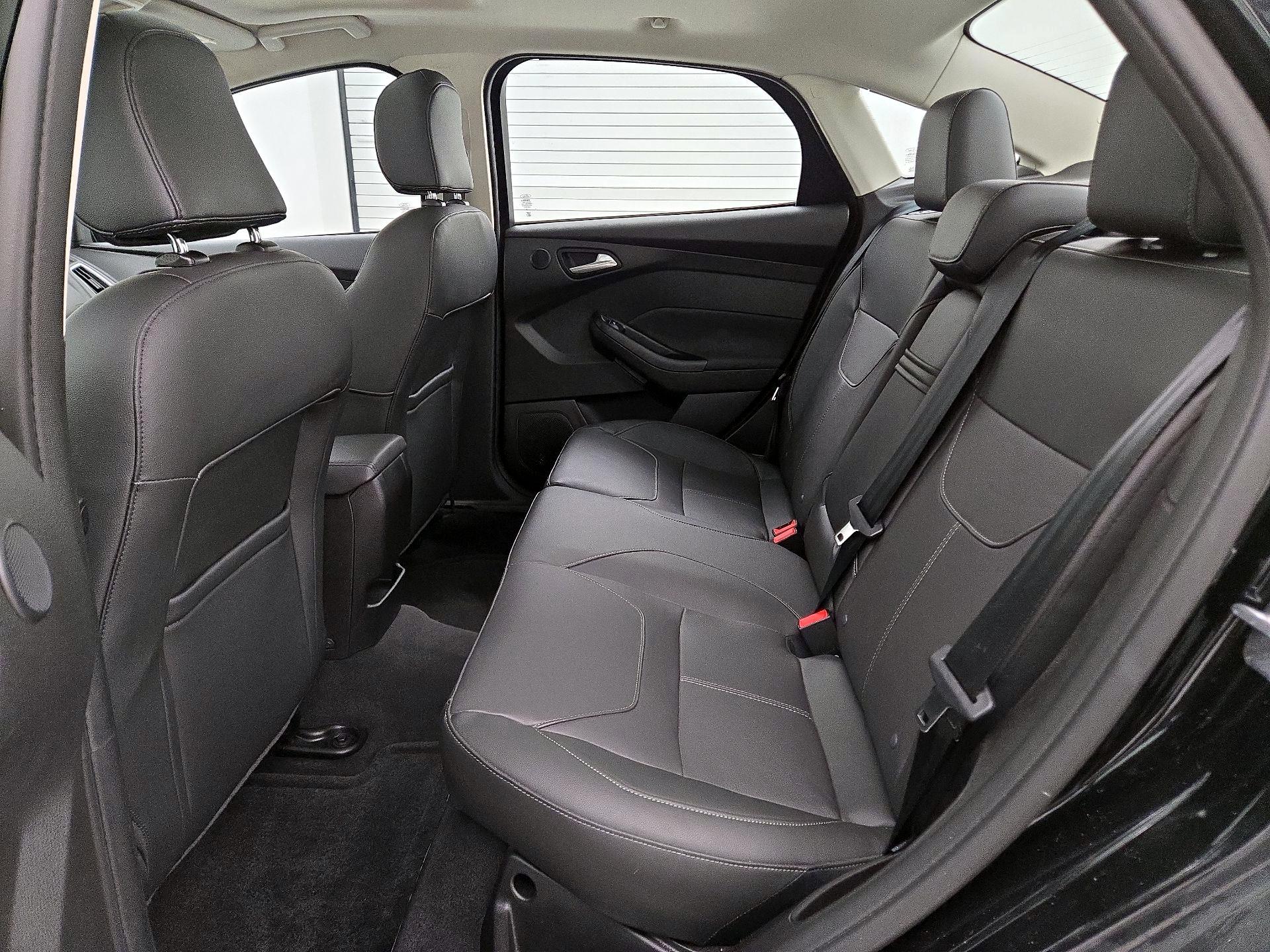 Thumbnail: 2015 Ford Focus - 20