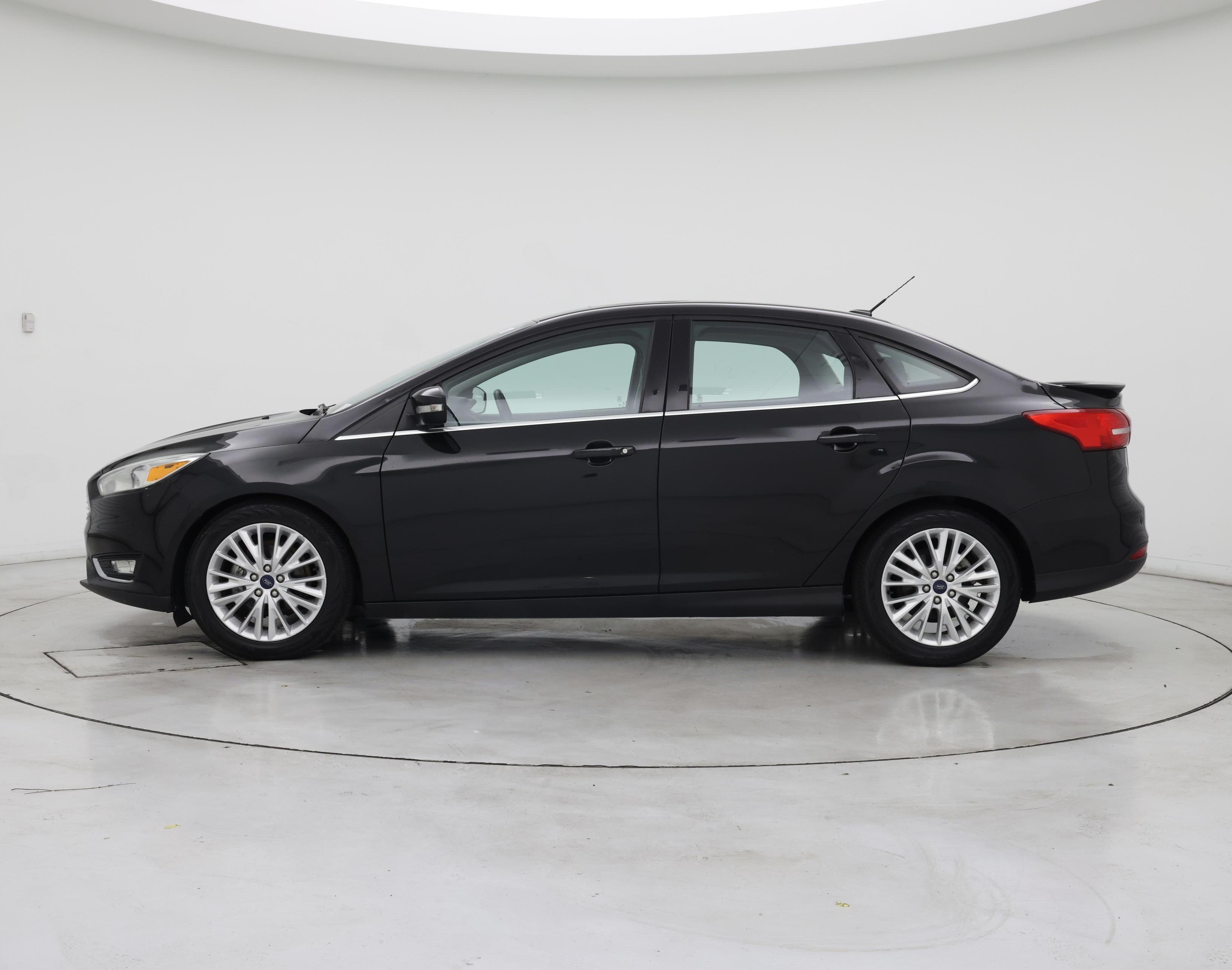 Thumbnail: 2015 Ford Focus - 3