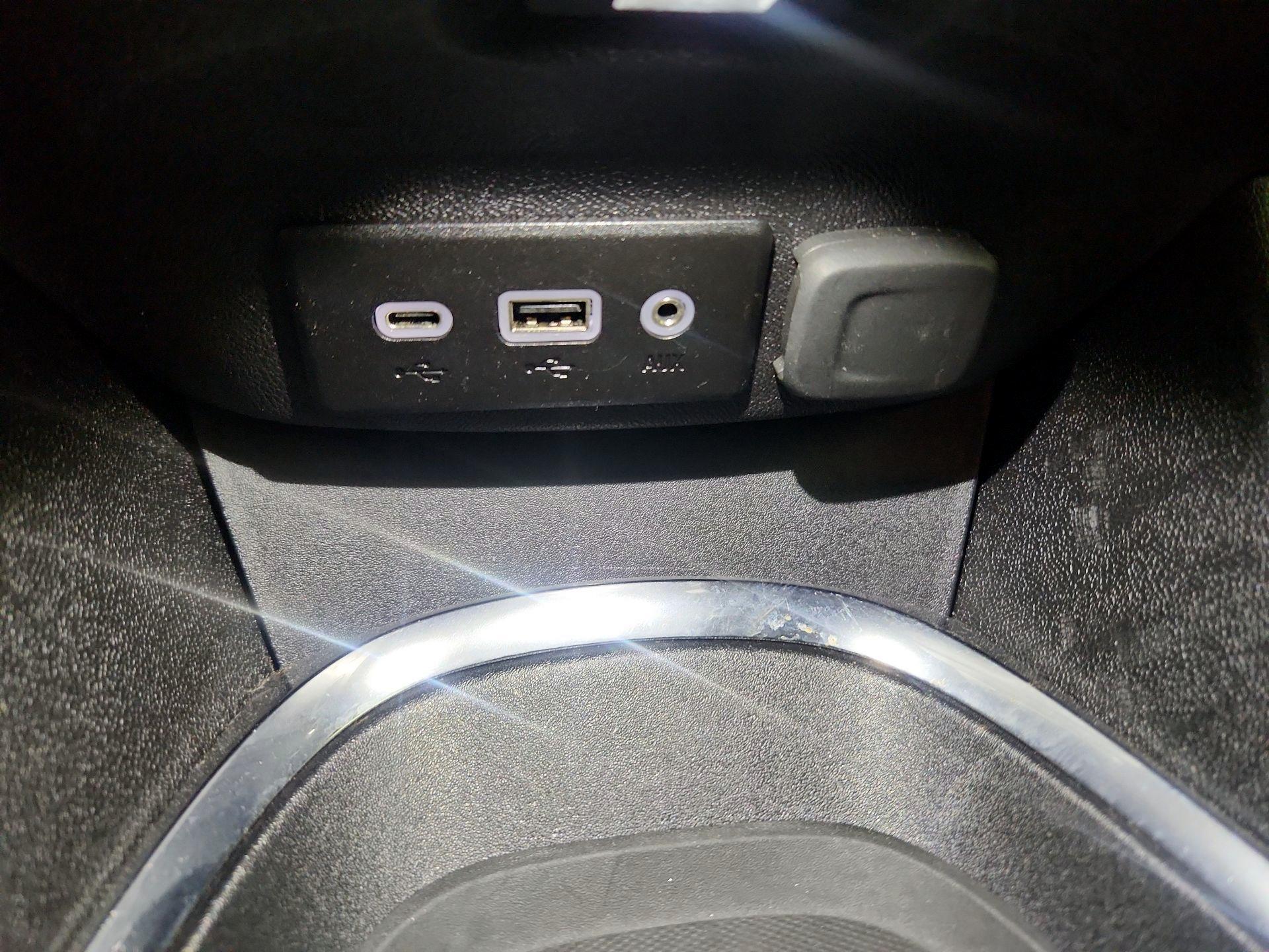 Thumbnail: 2024 Chevrolet Malibu - 18