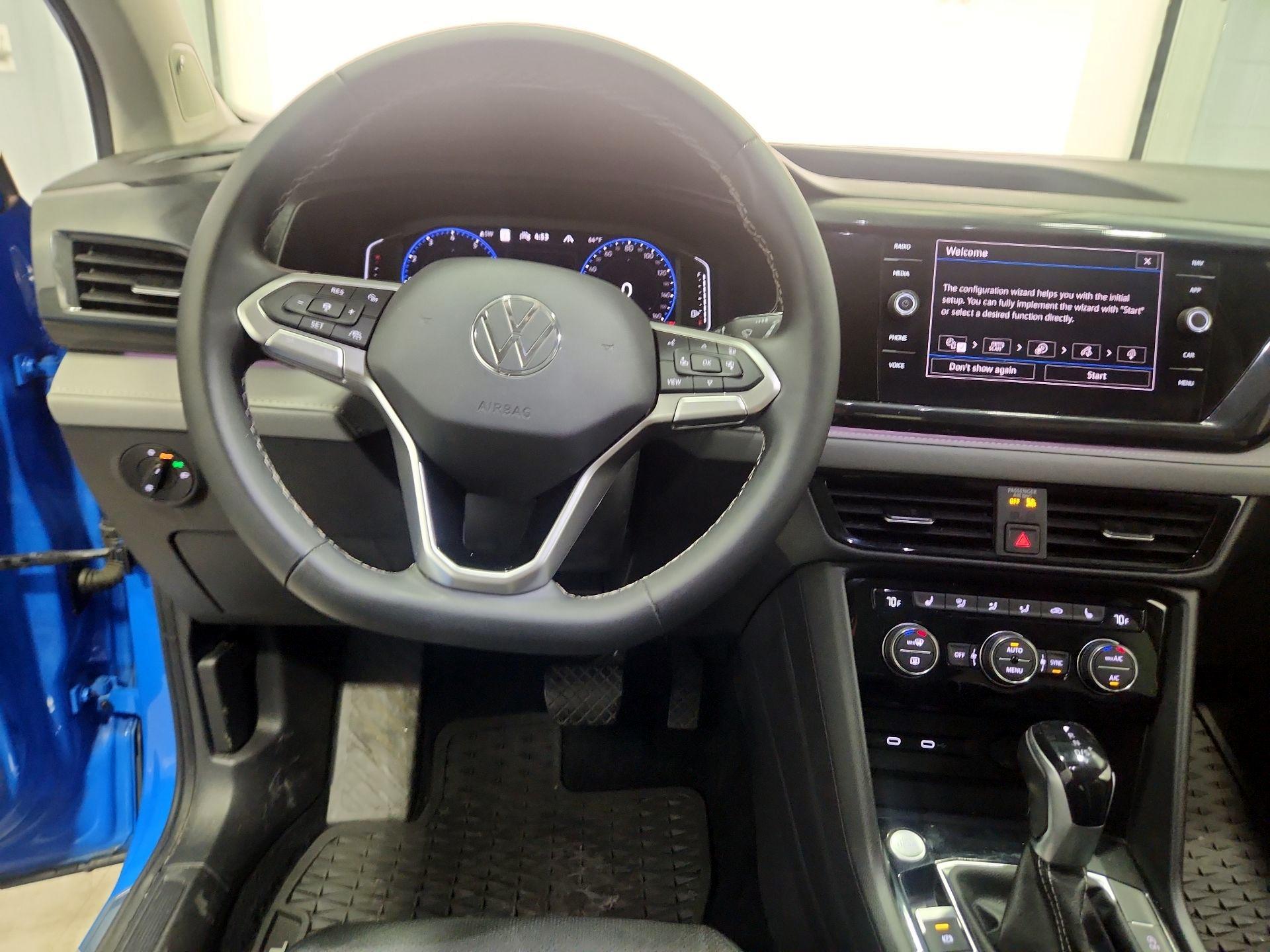 Thumbnail: 2022 Volkswagen Taos - 10