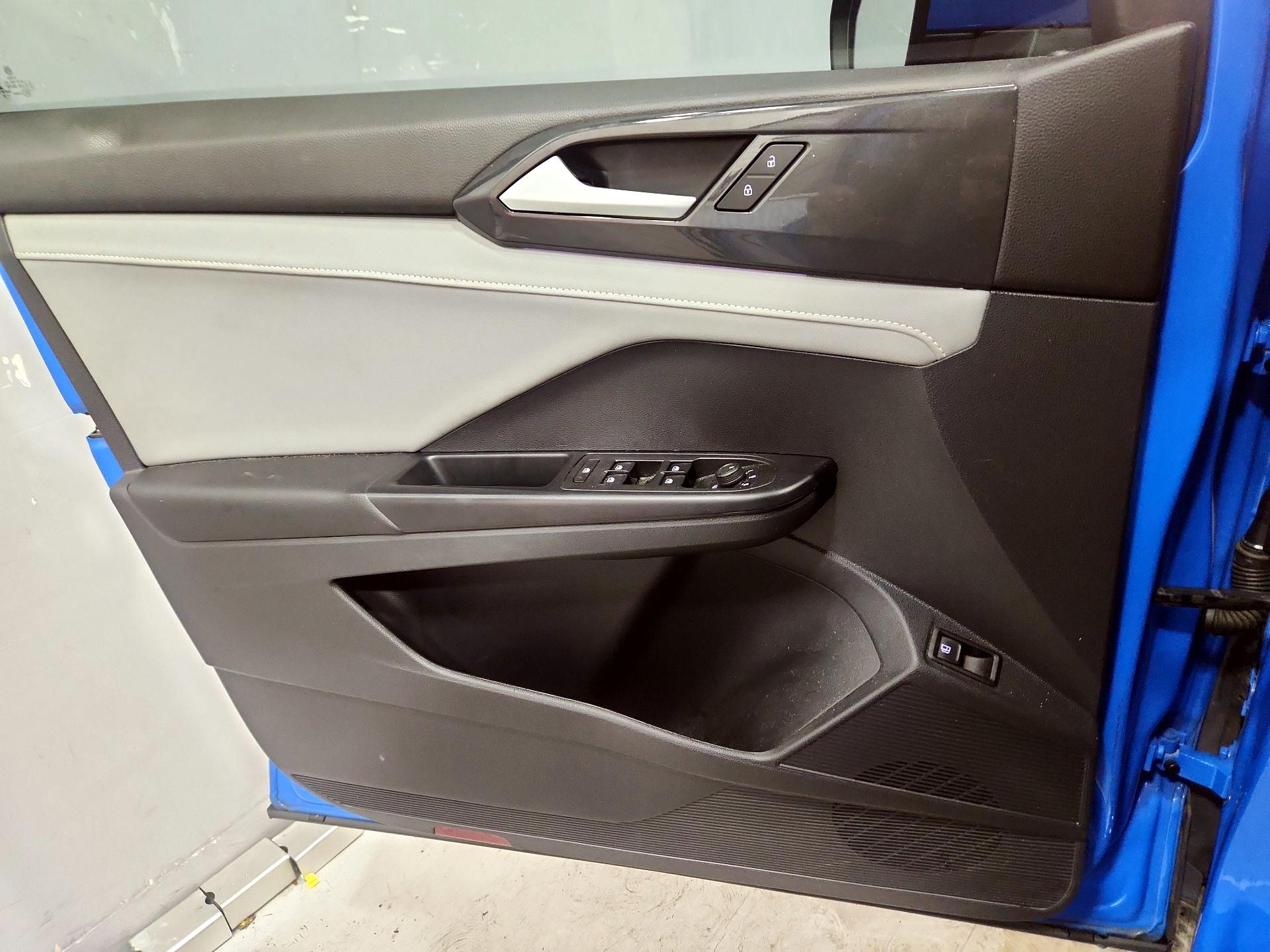 Thumbnail: 2022 Volkswagen Taos - 12