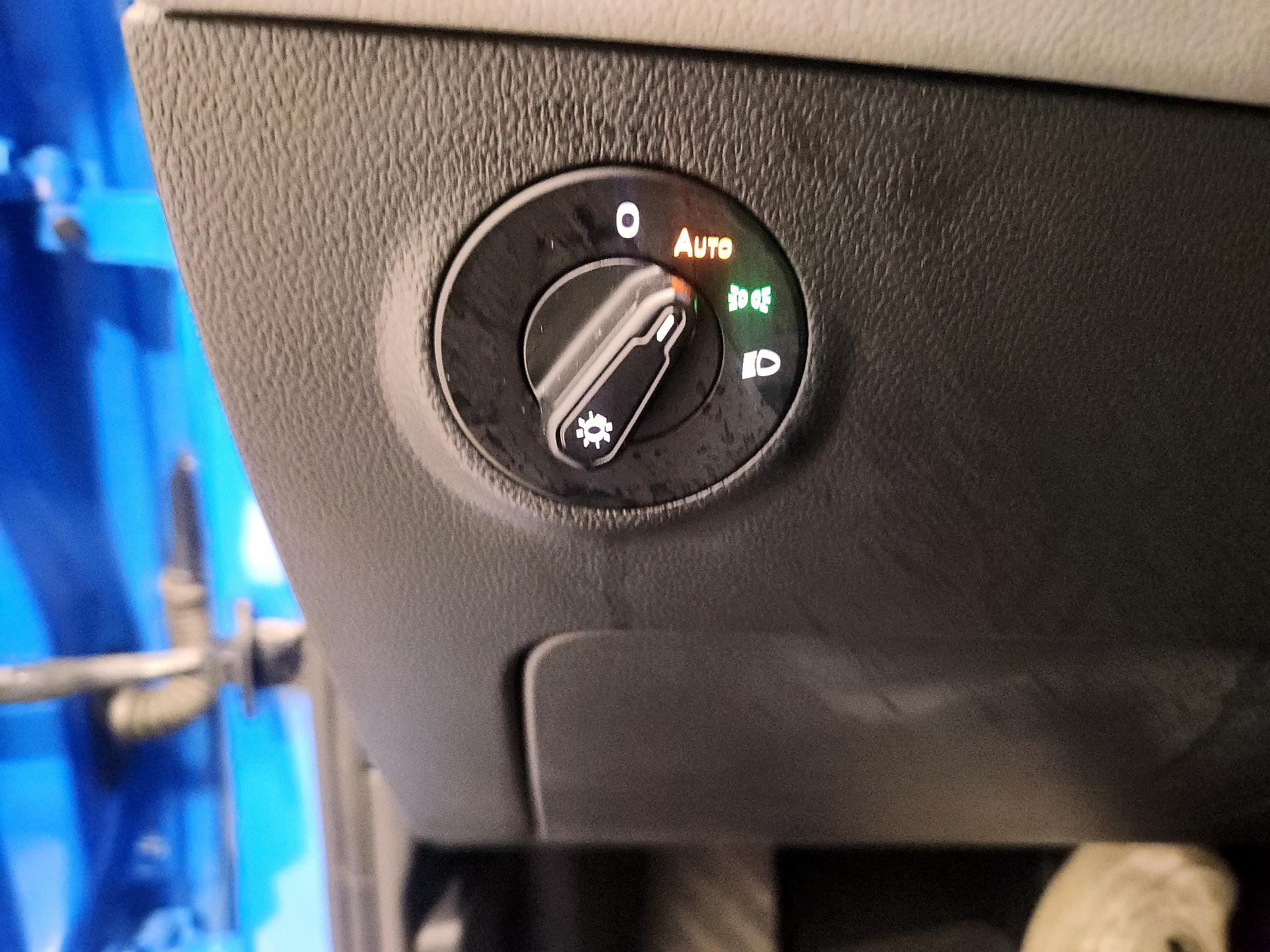 Thumbnail: 2022 Volkswagen Taos - 13