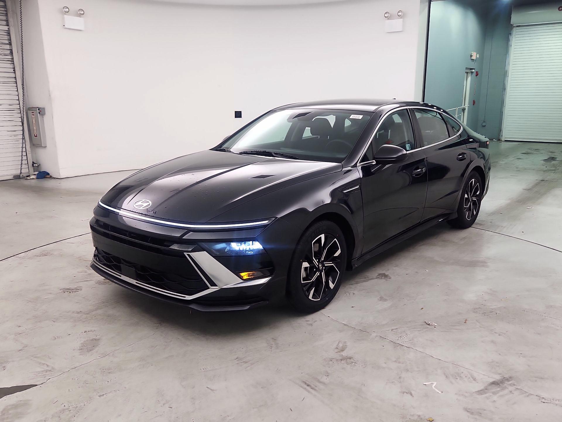 Thumbnail: 2024 Hyundai Sonata - 3