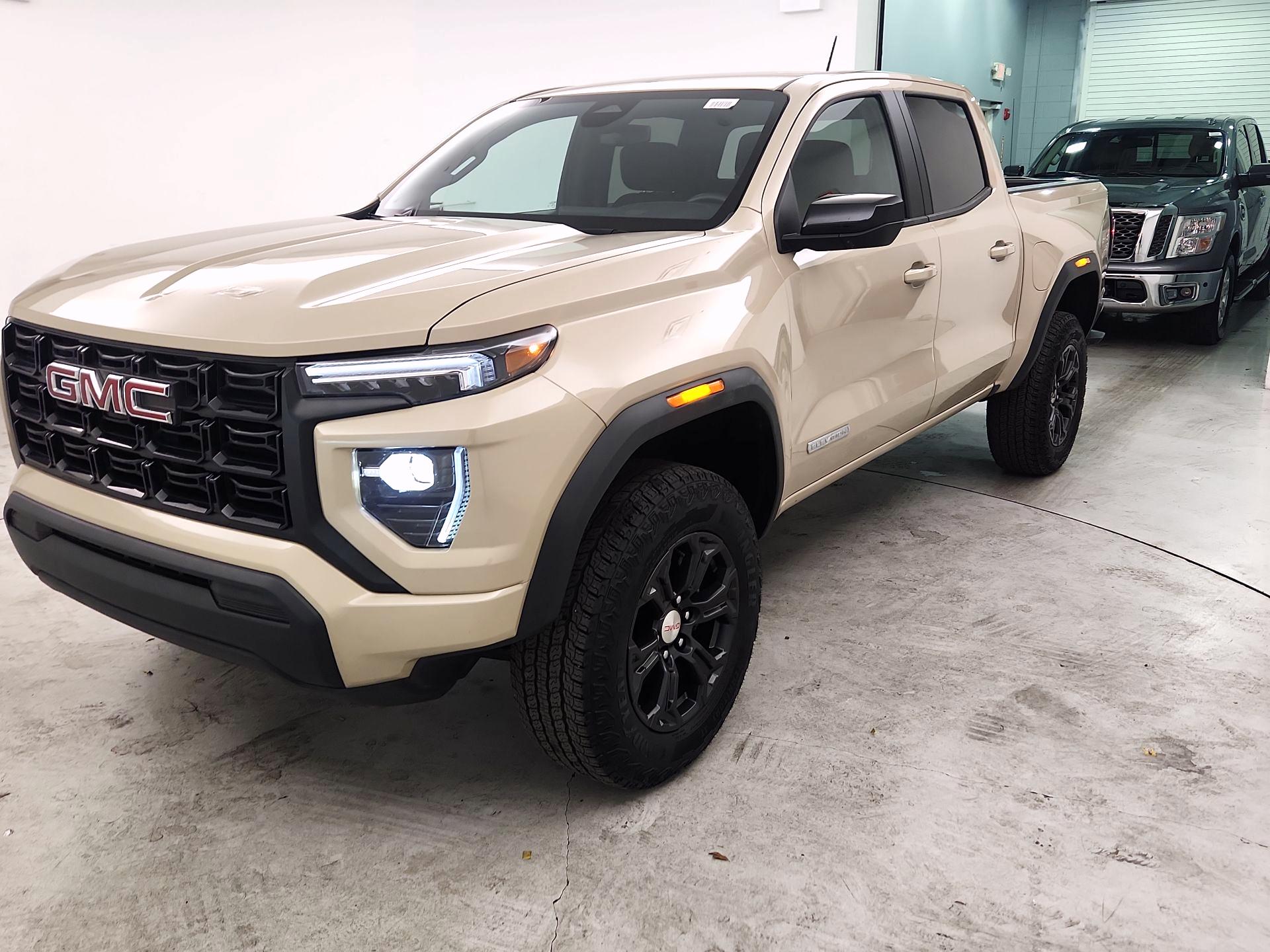 Thumbnail: 2024 GMC Canyon - 3