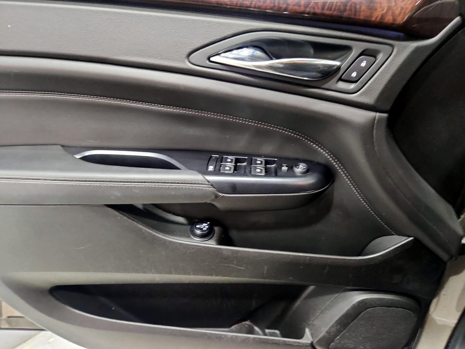 Thumbnail: 2015 Cadillac SRX - 12