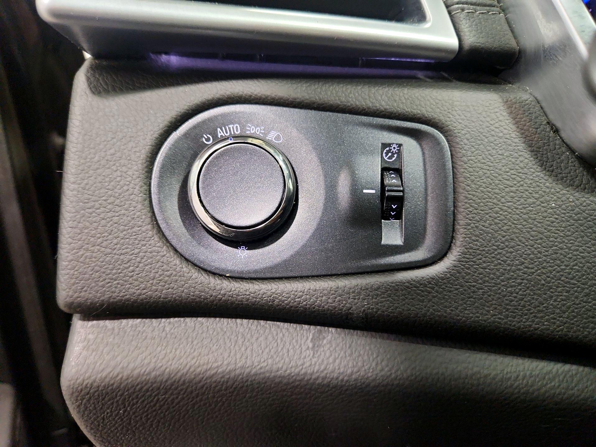 Thumbnail: 2015 Cadillac SRX - 13