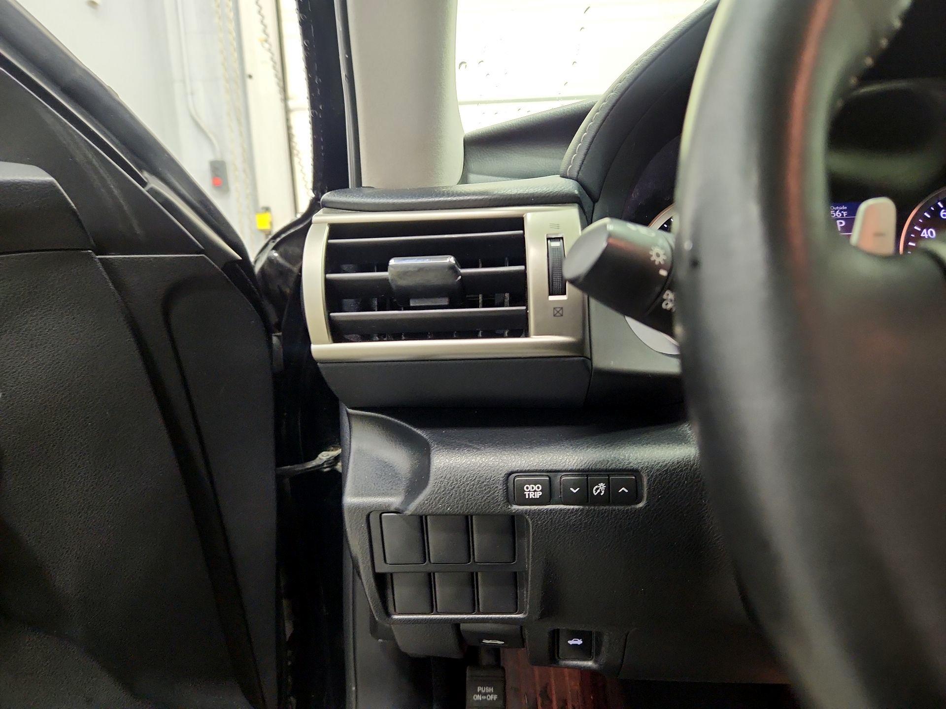 Thumbnail: 2014 Lexus IS - 13