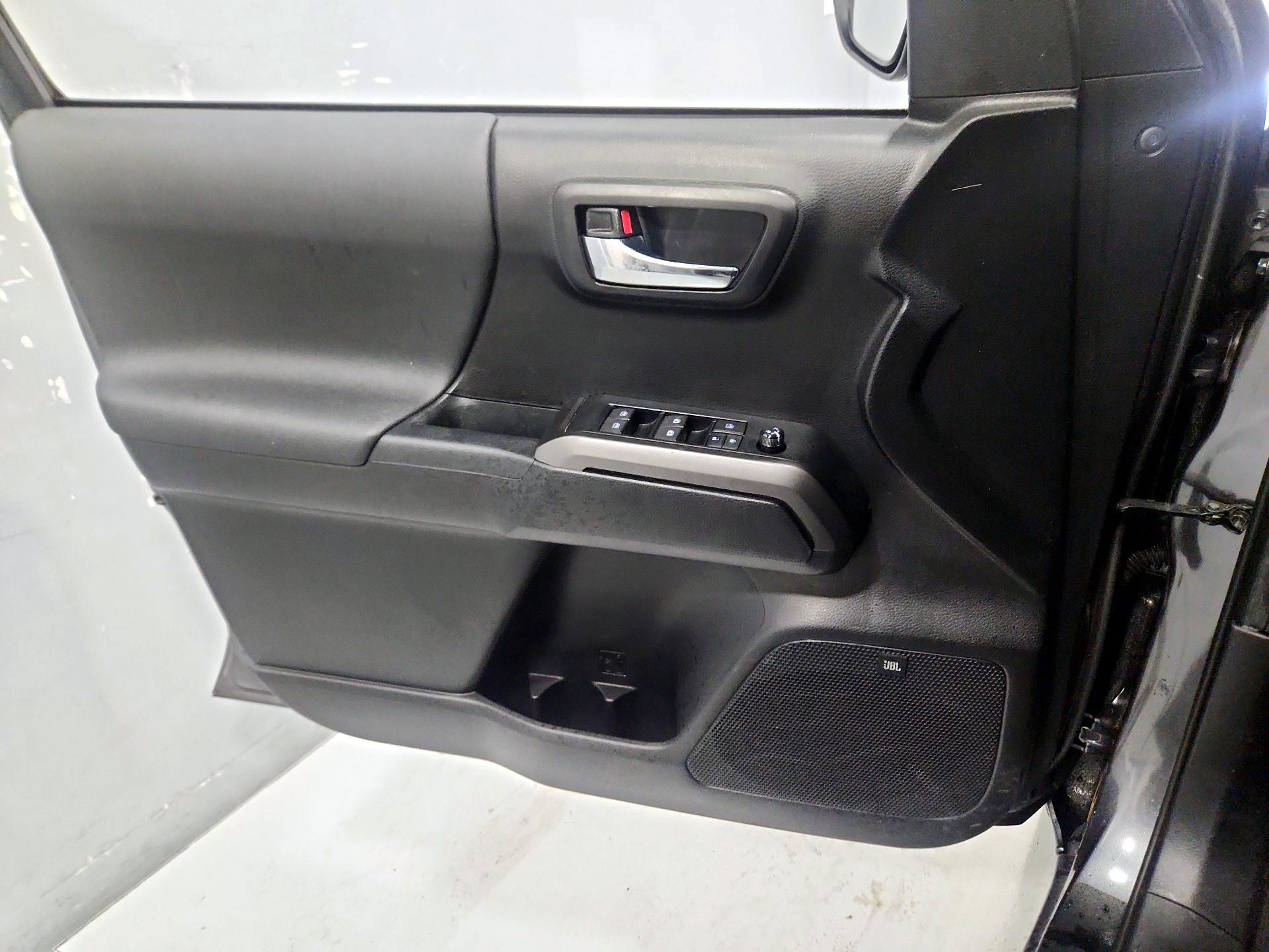 Thumbnail: 2021 Toyota Tacoma - 12