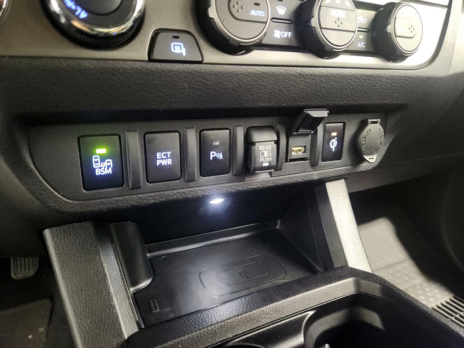 Thumbnail: 2021 Toyota Tacoma - 19