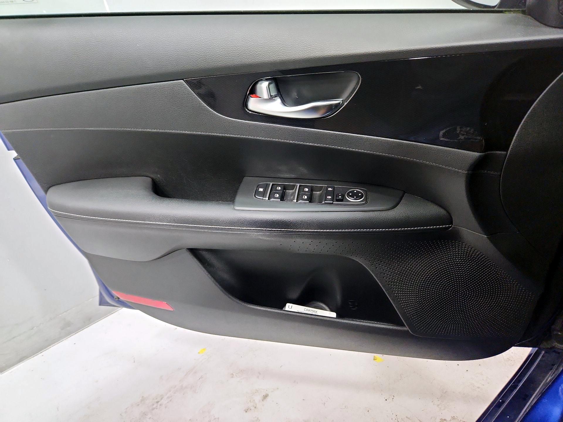 Thumbnail: 2021 Kia Forte - 12