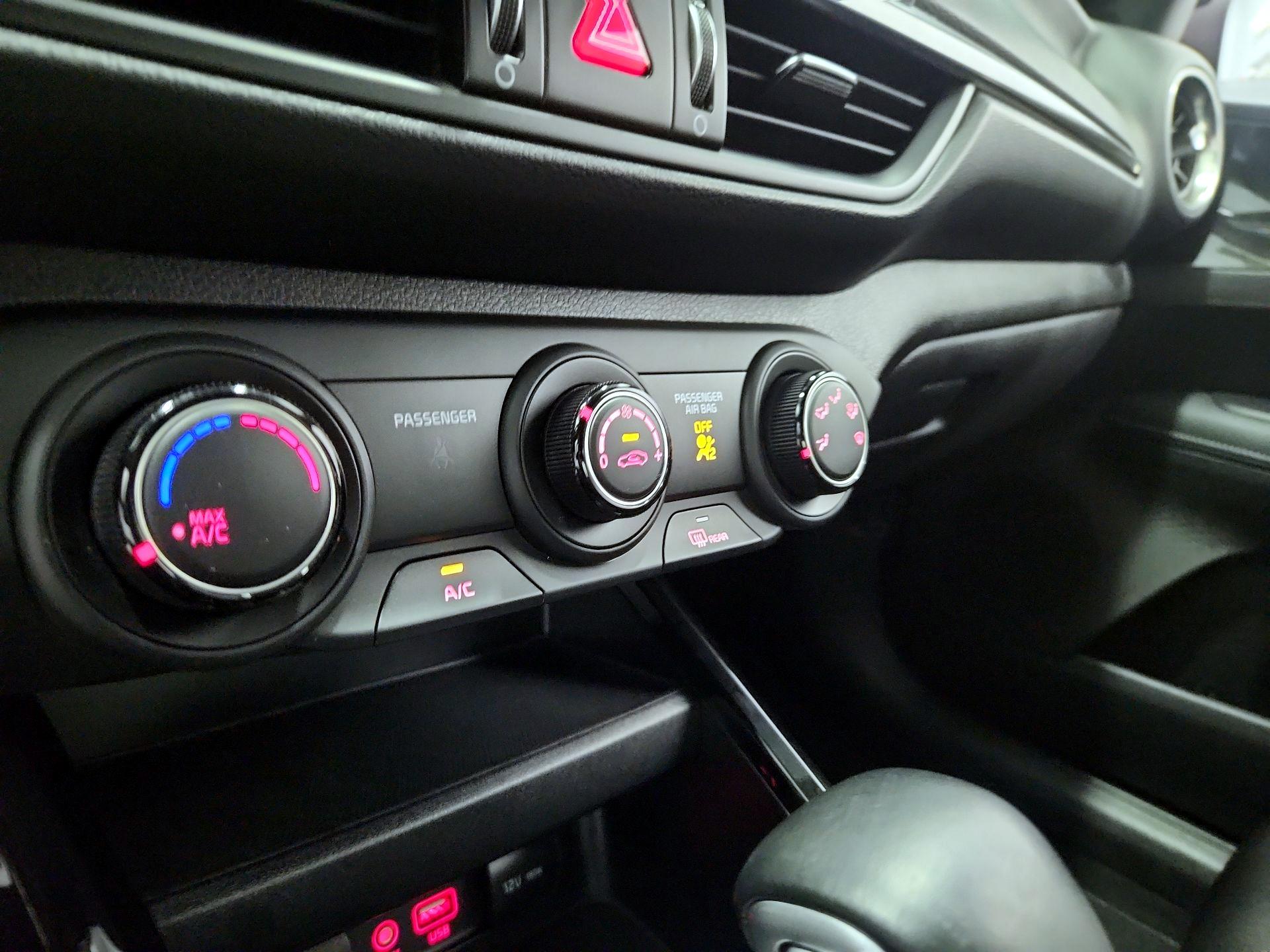 Thumbnail: 2021 Kia Forte - 16