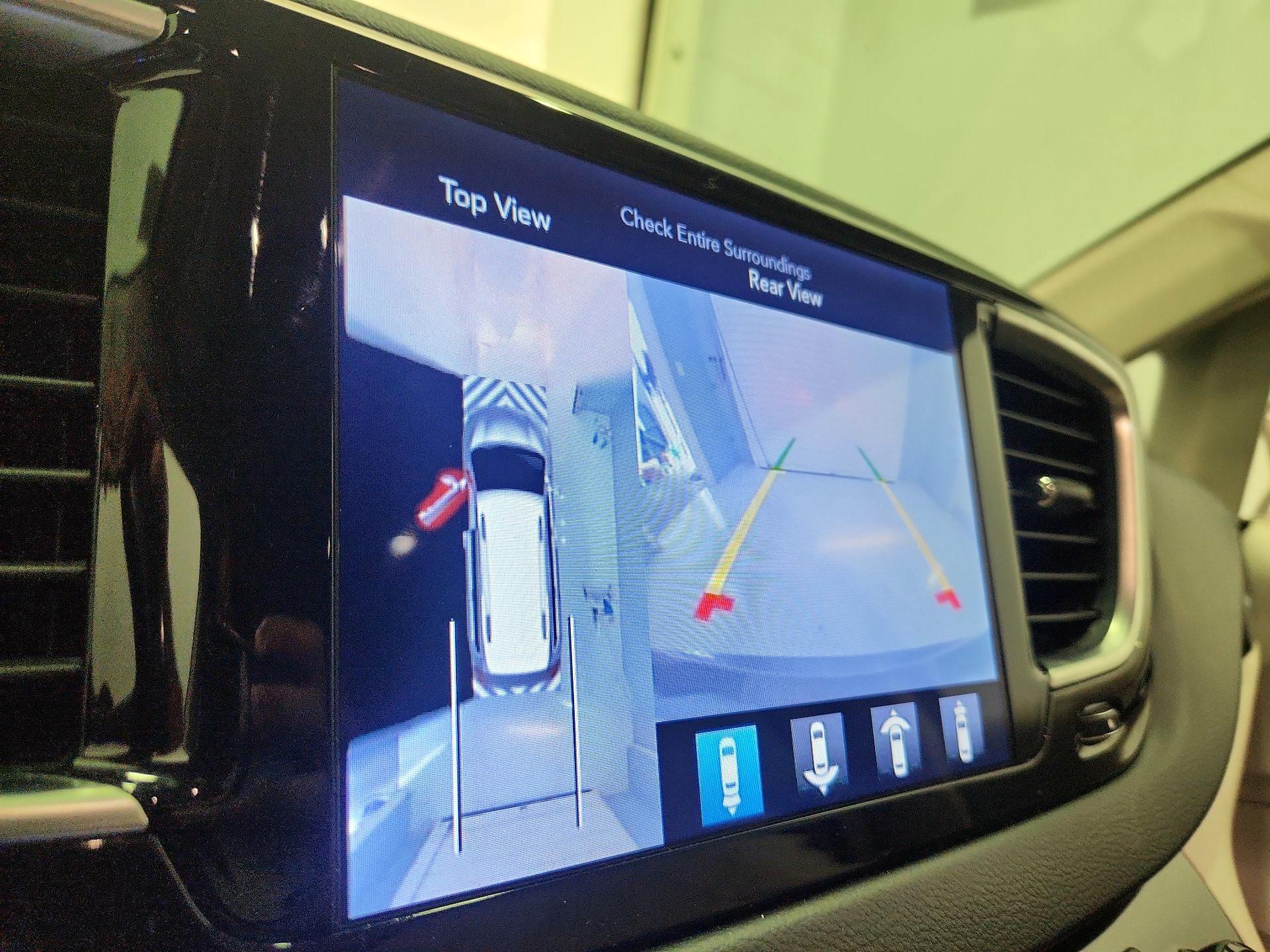 Thumbnail: 2017 Chrysler Pacifica - 14