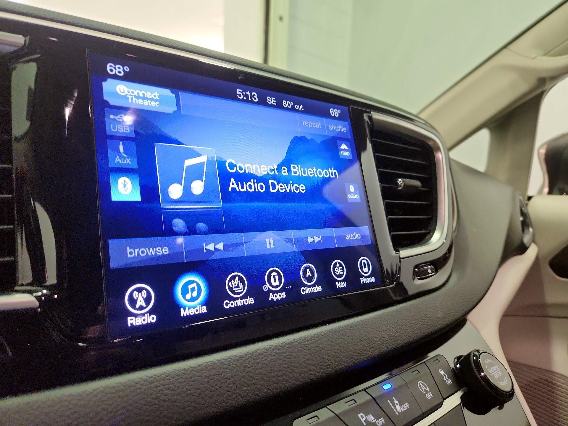 Thumbnail: 2017 Chrysler Pacifica - 15