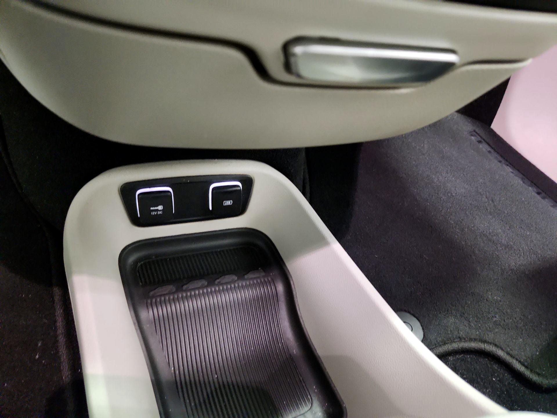 Thumbnail: 2017 Chrysler Pacifica - 18