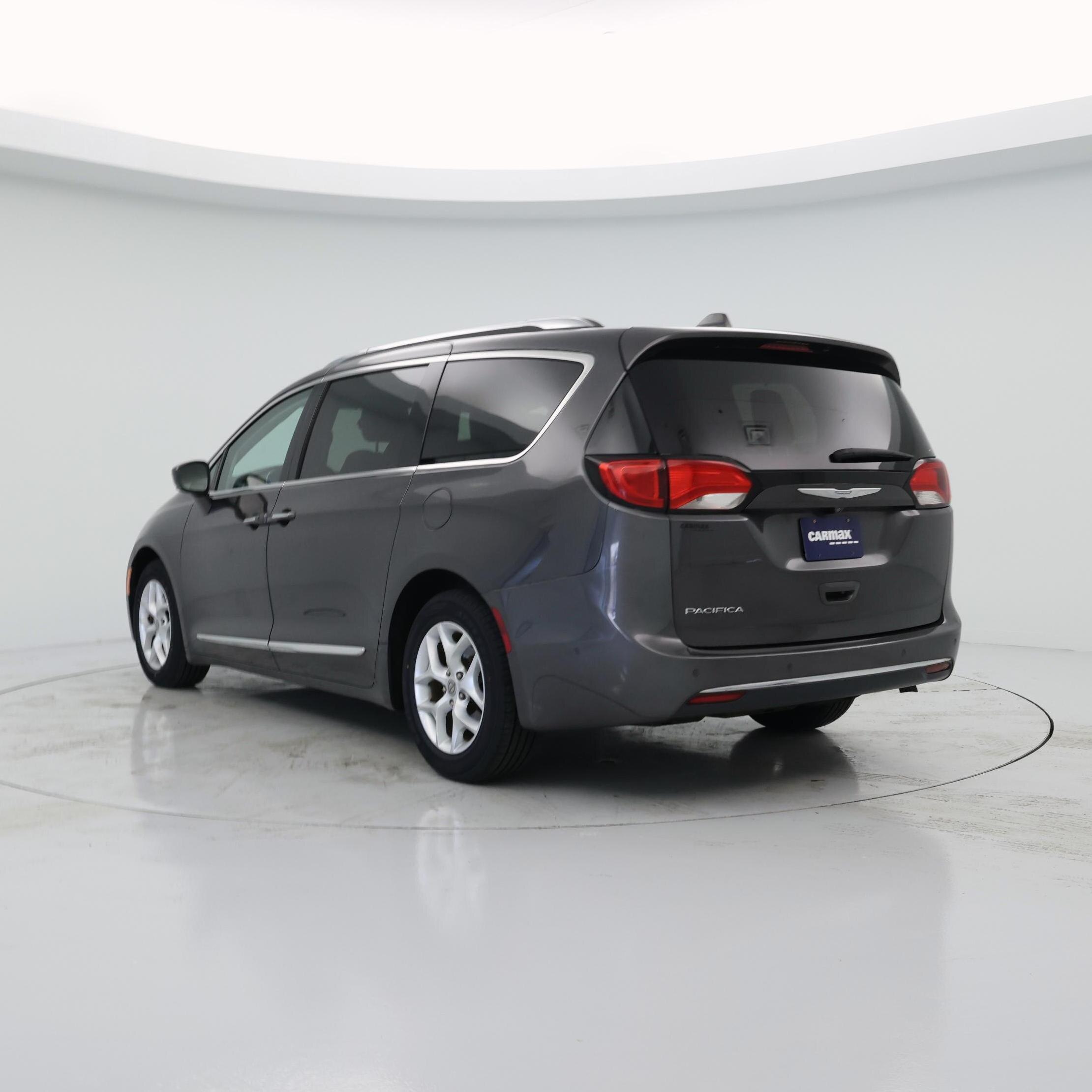 Thumbnail: 2017 Chrysler Pacifica - 2