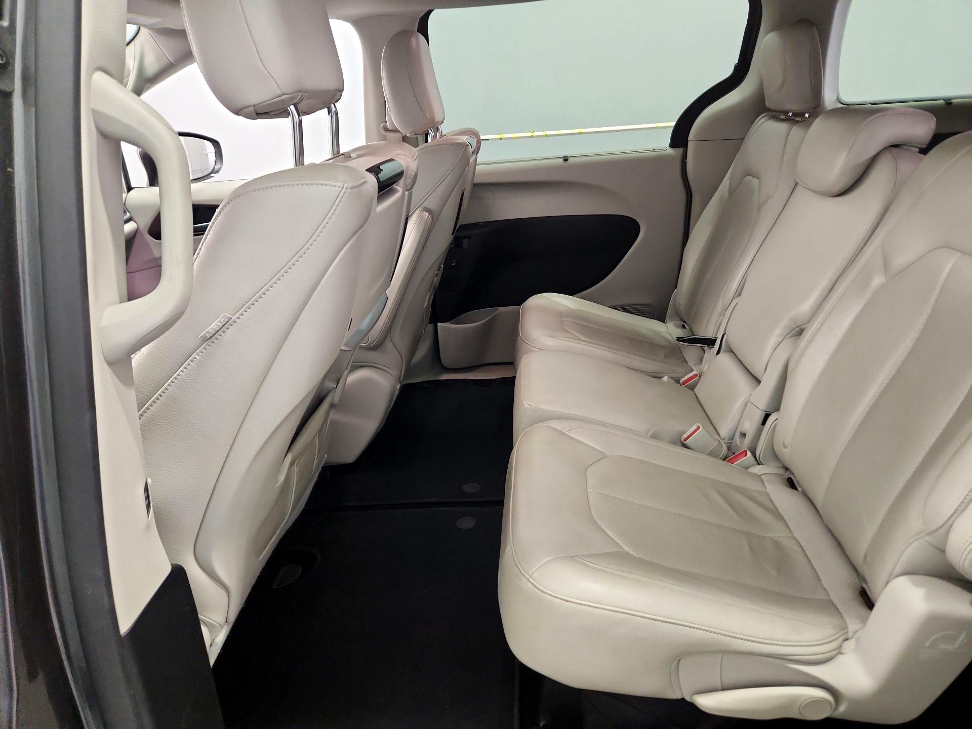 Thumbnail: 2017 Chrysler Pacifica - 19