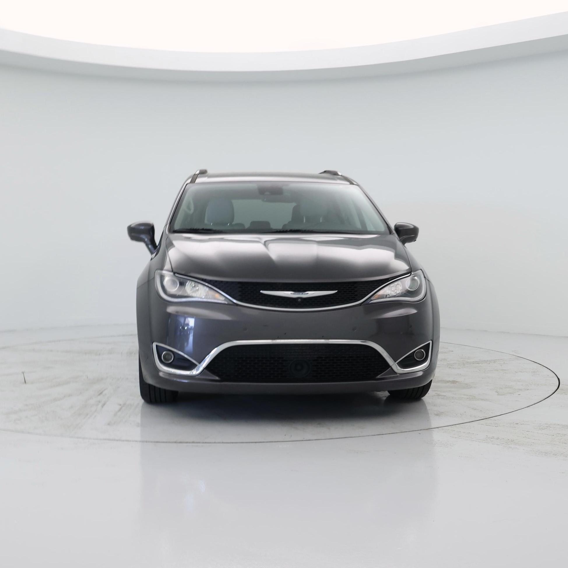 Thumbnail: 2017 Chrysler Pacifica - 5