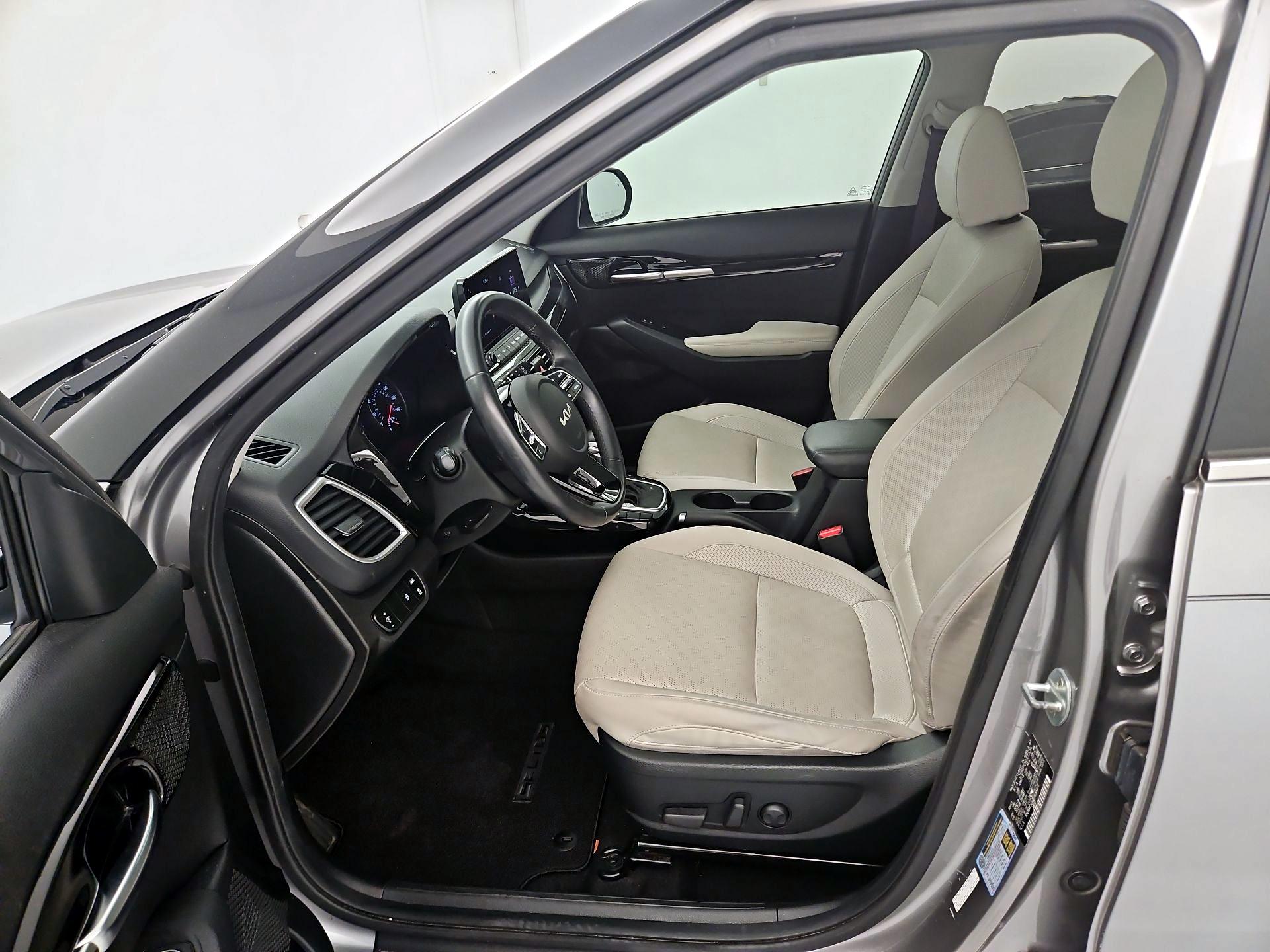 Thumbnail: 2022 Kia Seltos - 11