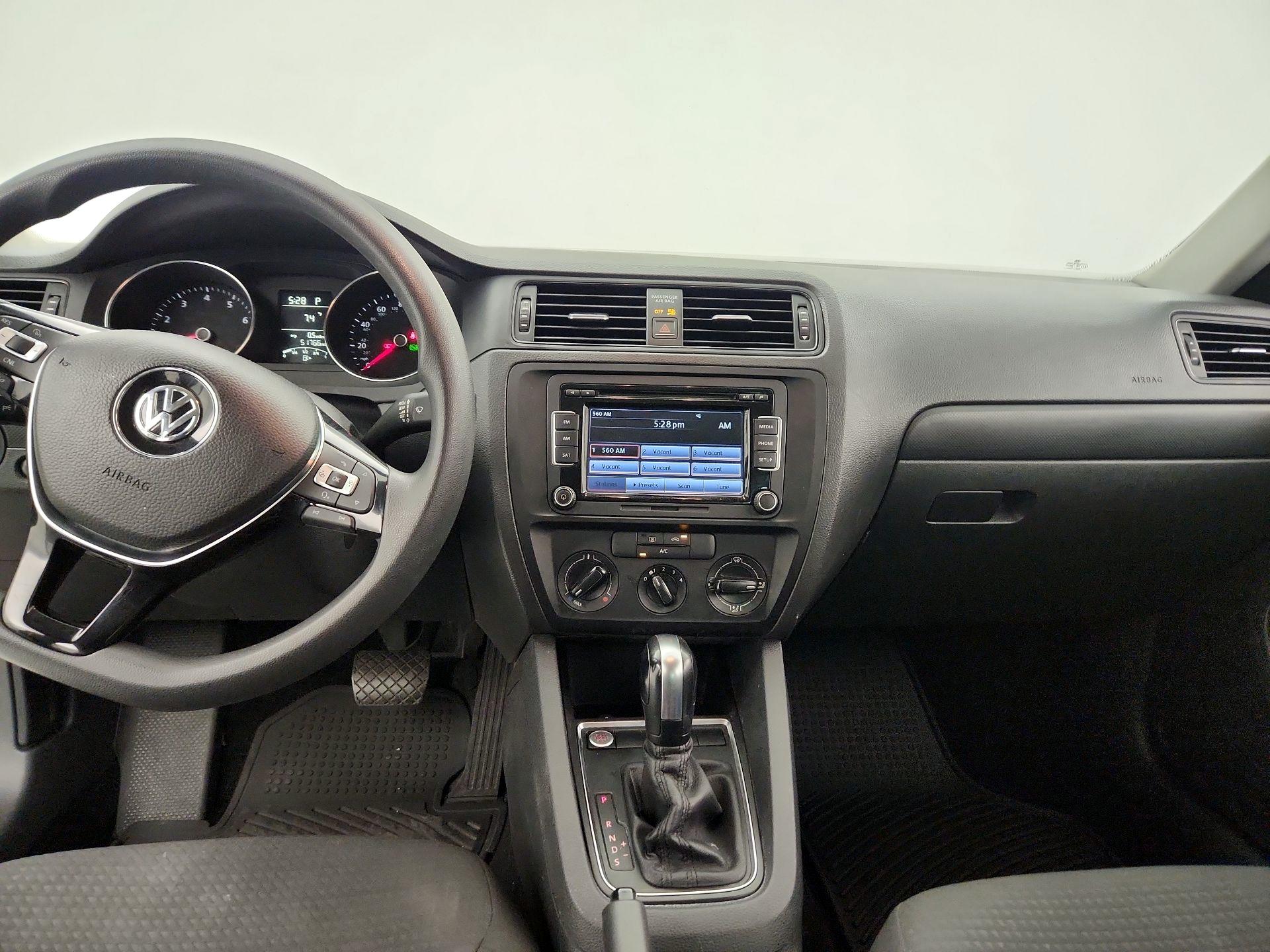 Thumbnail: 2015 Volkswagen Jetta - 9