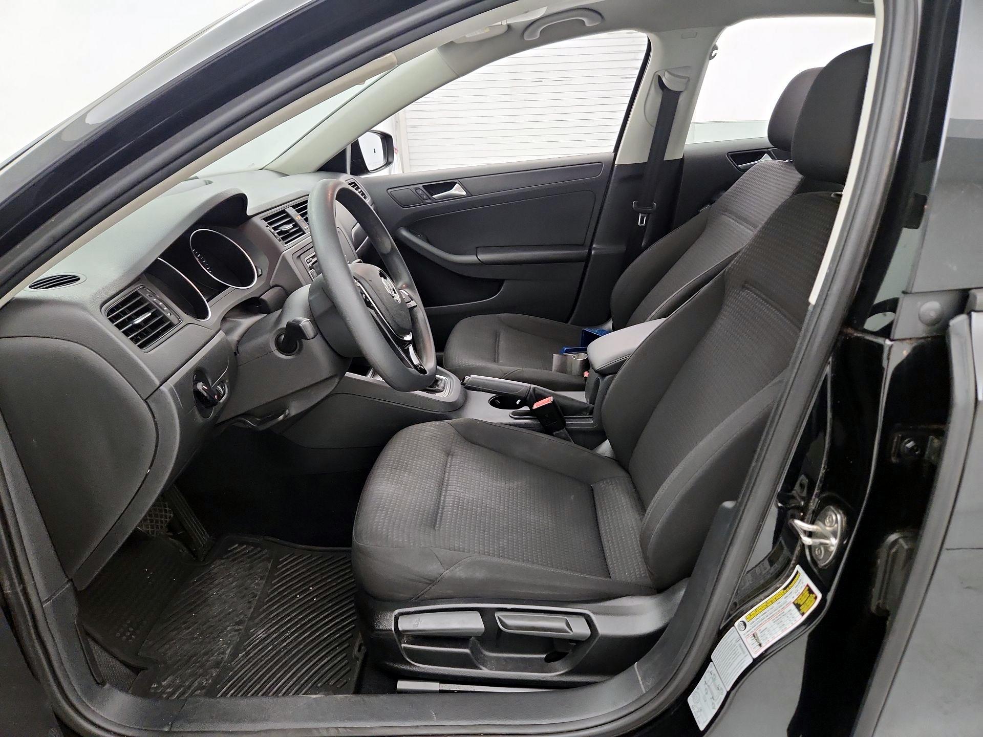 Thumbnail: 2015 Volkswagen Jetta - 11