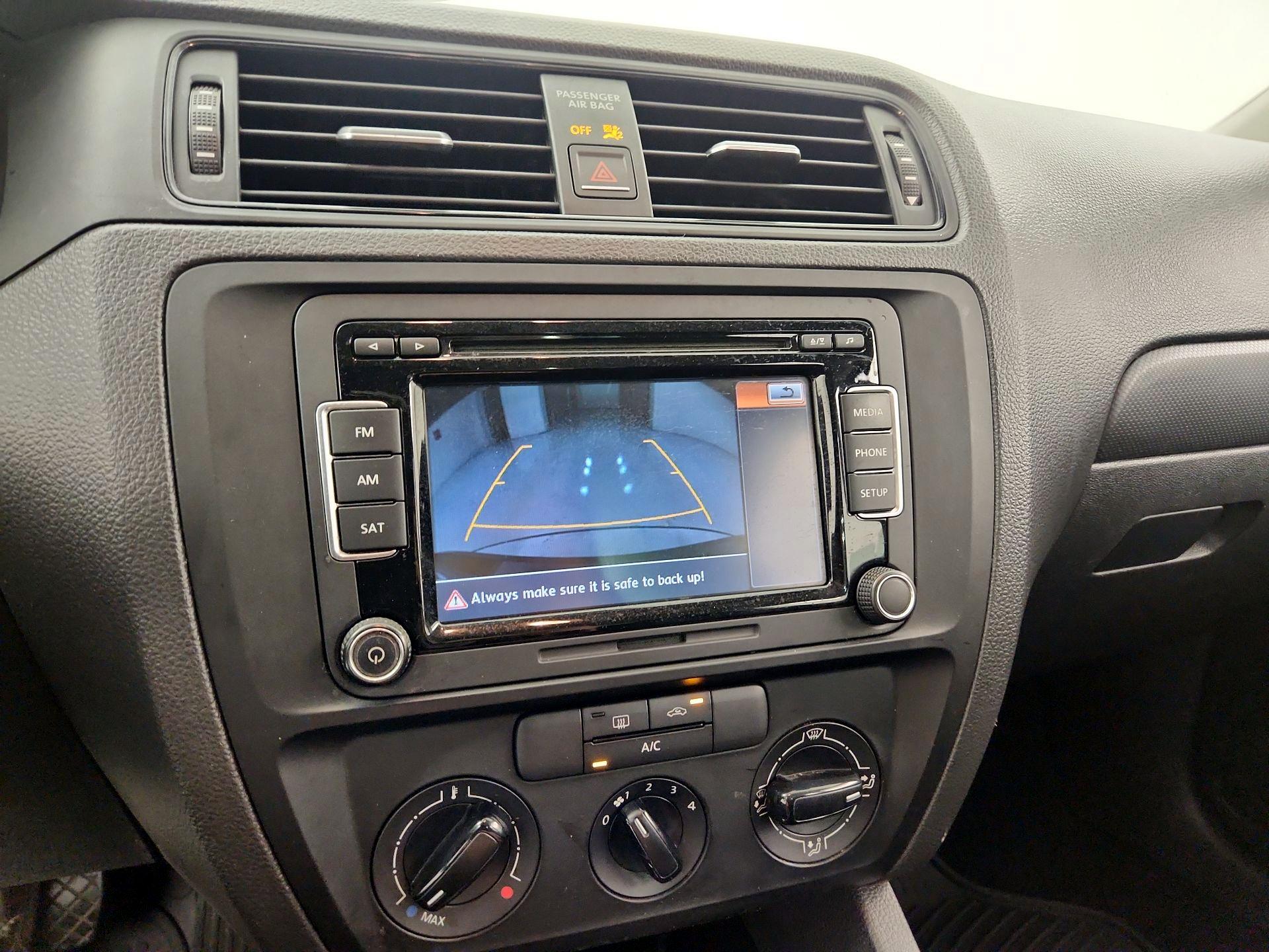 Thumbnail: 2015 Volkswagen Jetta - 14