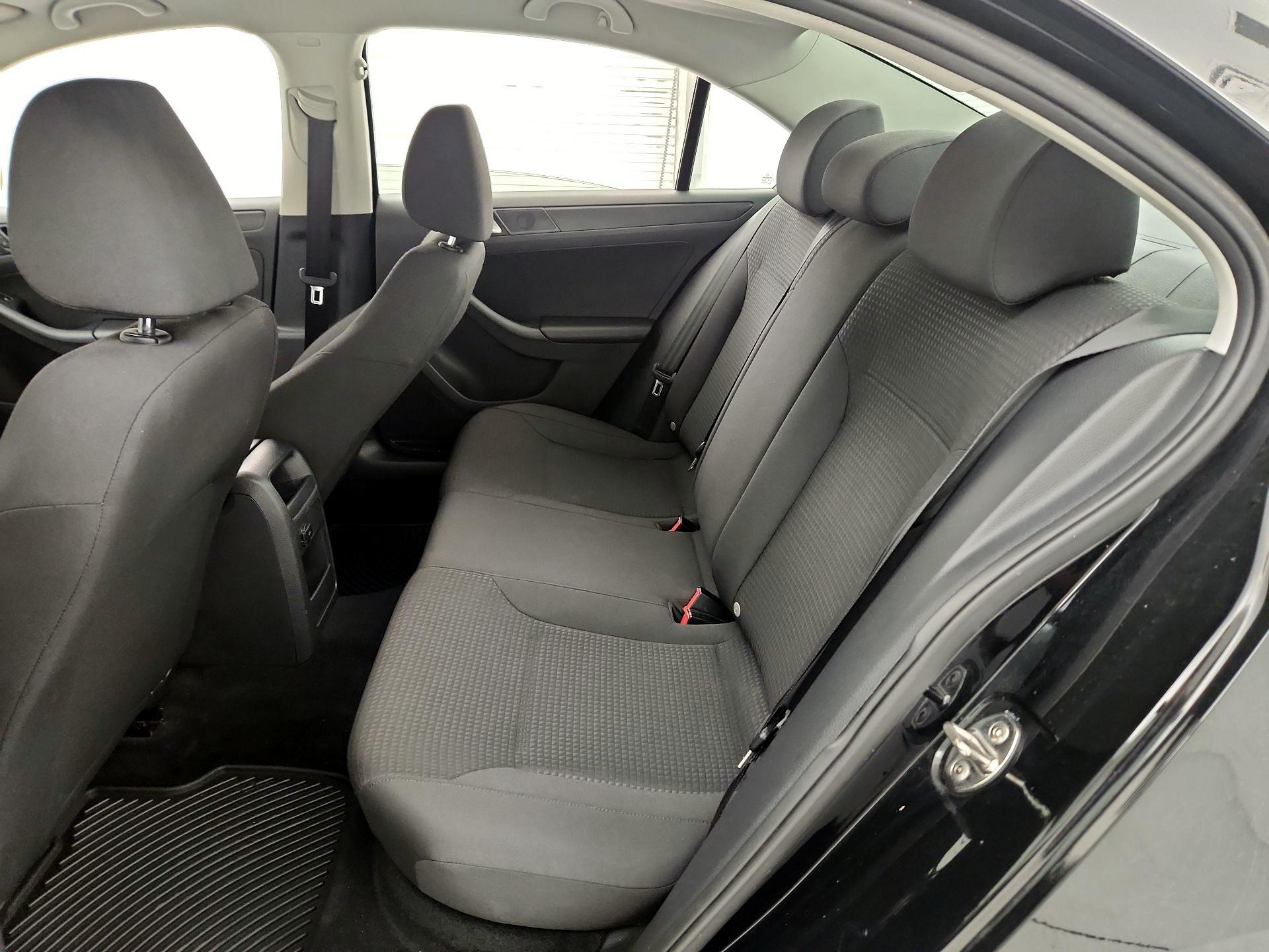 Thumbnail: 2015 Volkswagen Jetta - 19