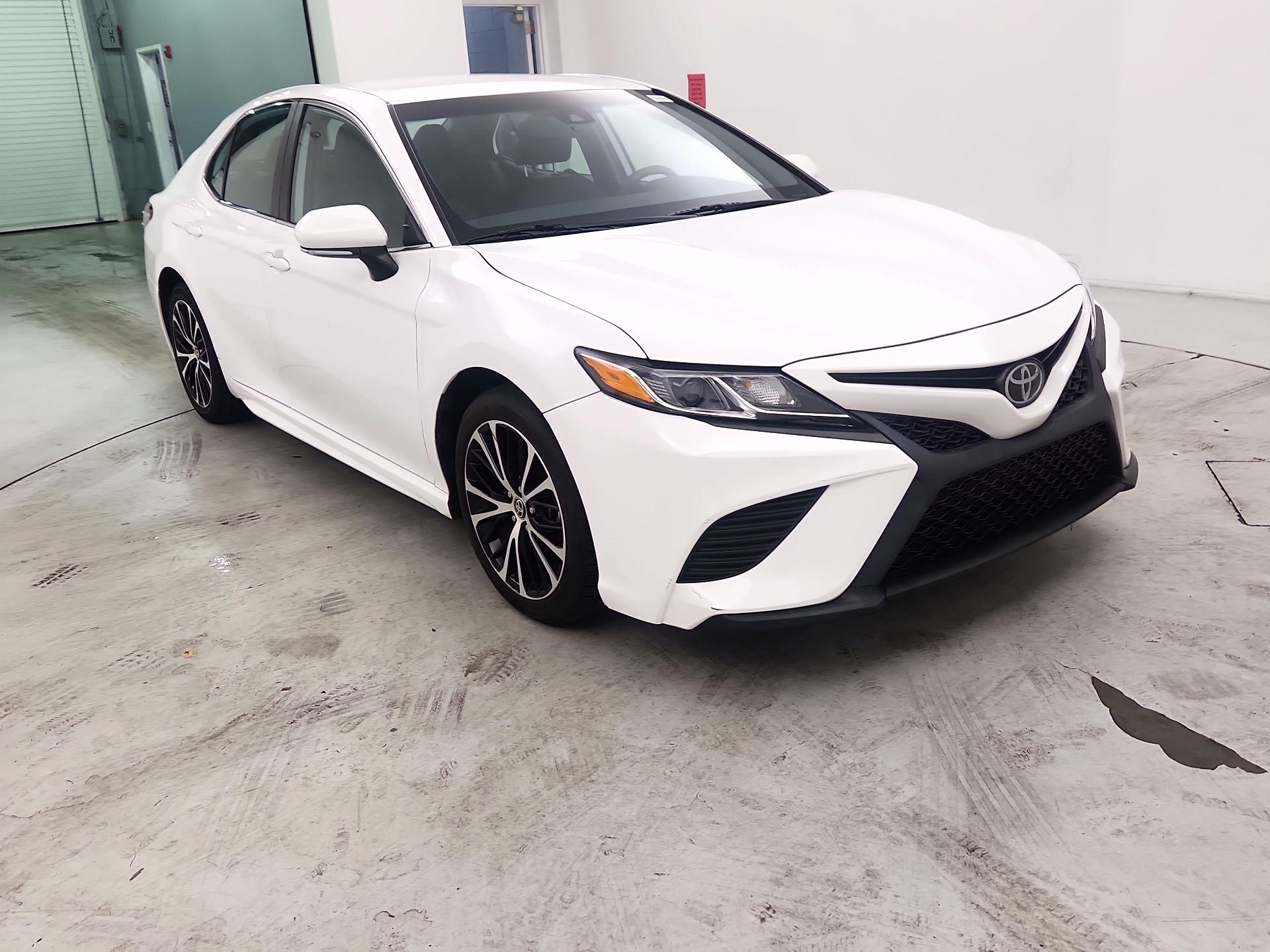 Thumbnail: 2020 Toyota Camry - 1