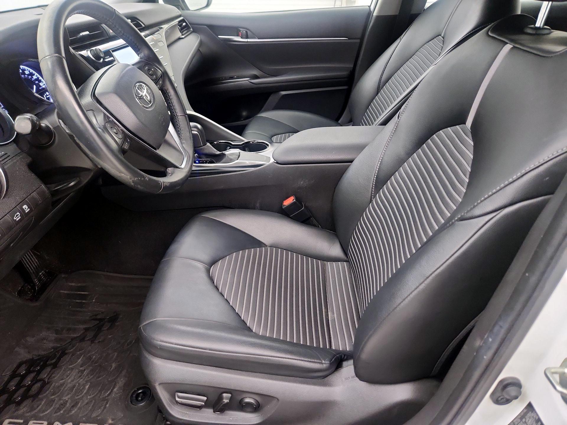 Thumbnail: 2020 Toyota Camry - 9