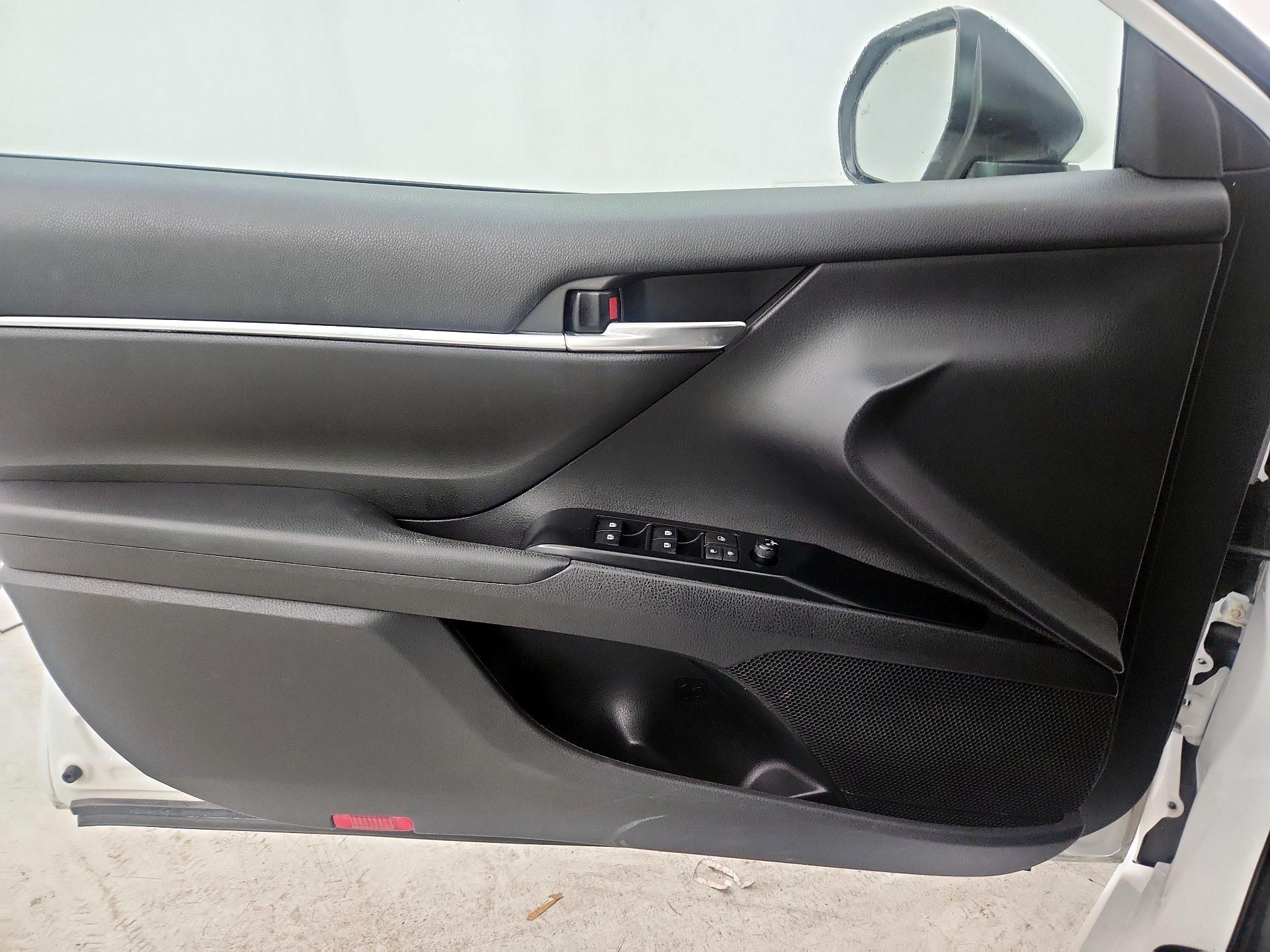 Thumbnail: 2020 Toyota Camry - 10