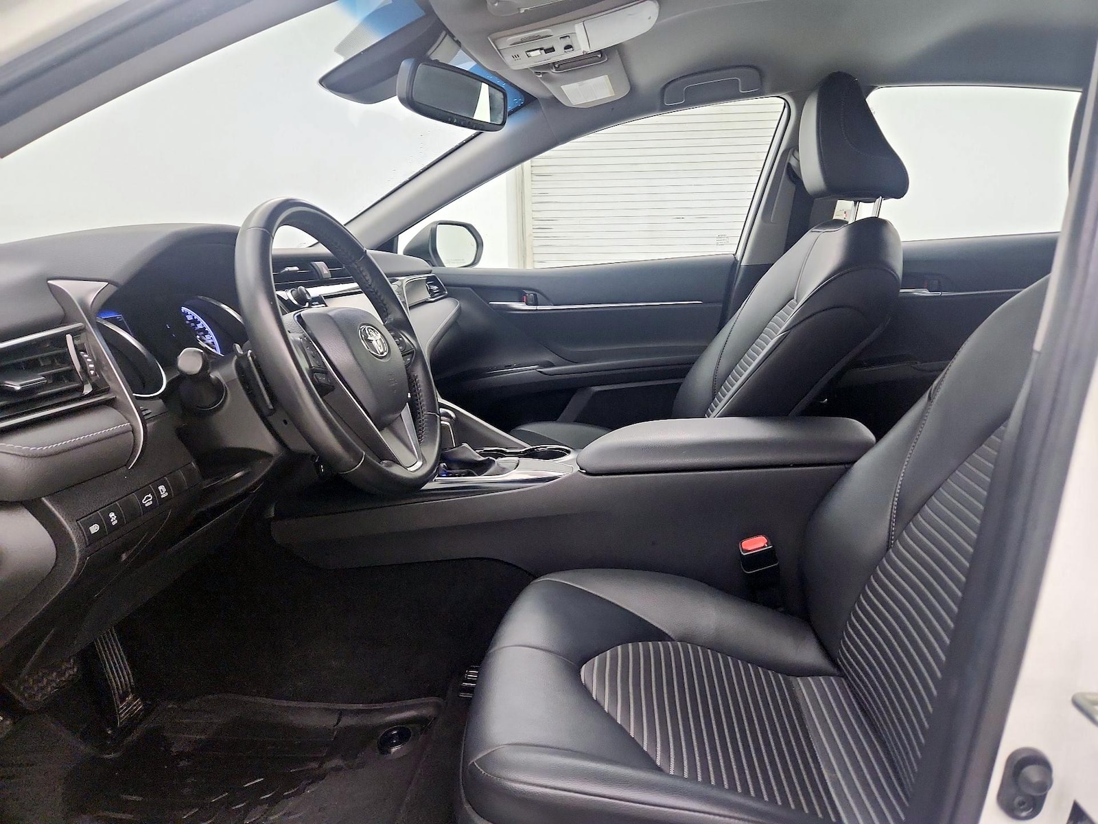 Power Seat(s) & Side Airbags