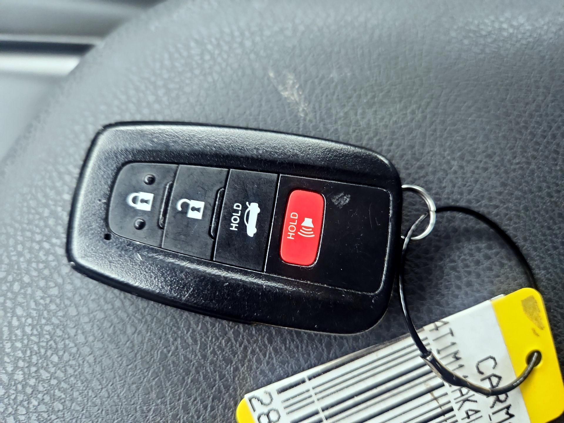 Thumbnail: 2020 Toyota Camry - 20