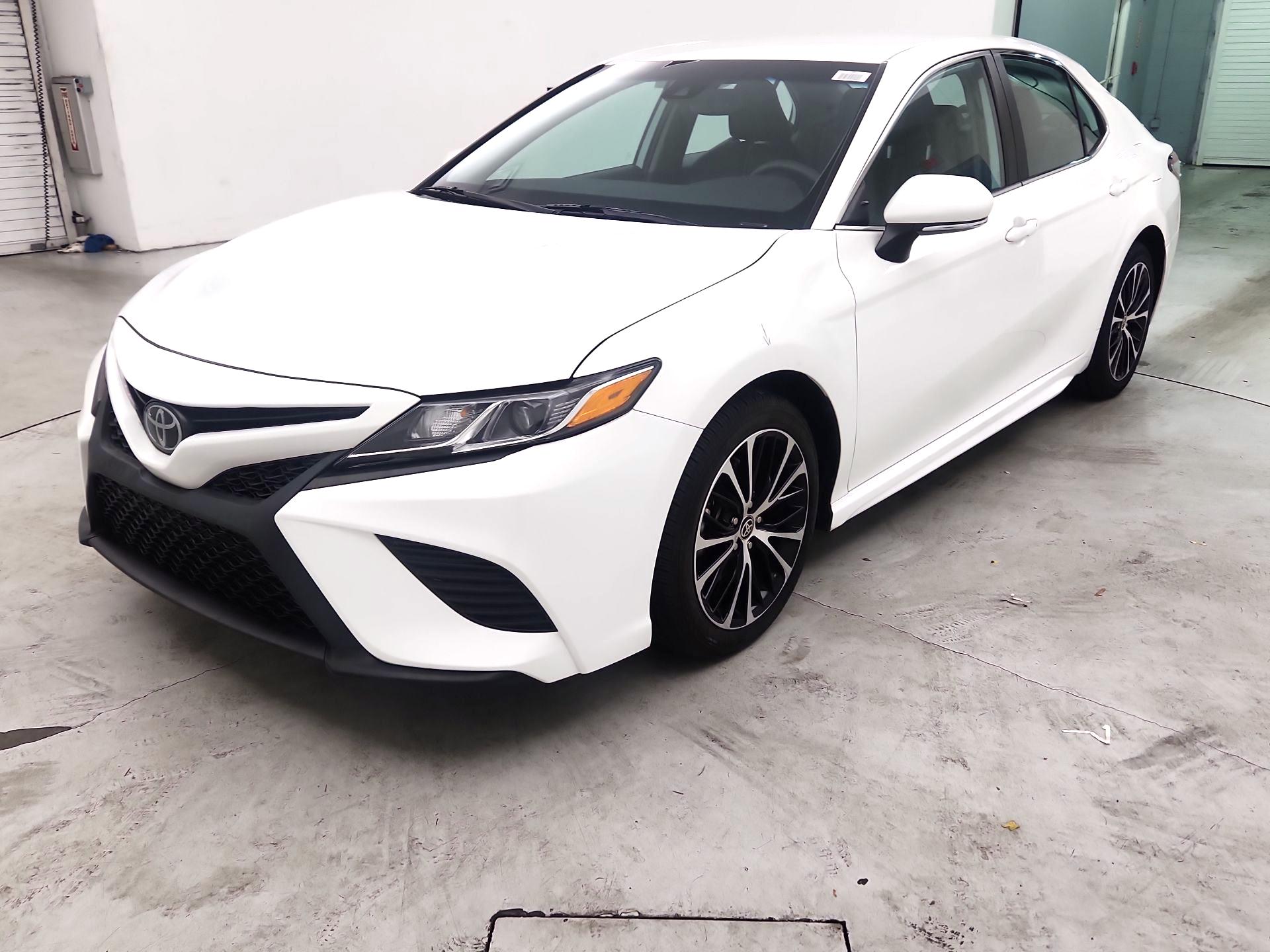 Thumbnail: 2020 Toyota Camry - 3